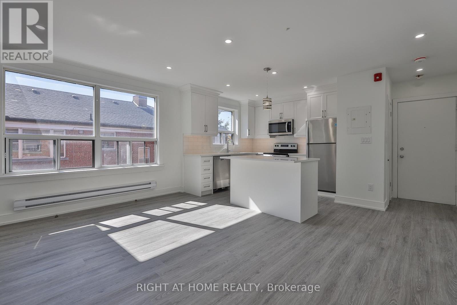 7 - 2841 Keele Street, Toronto, Ontario  M3M 2G7 - Photo 4 - W12479241