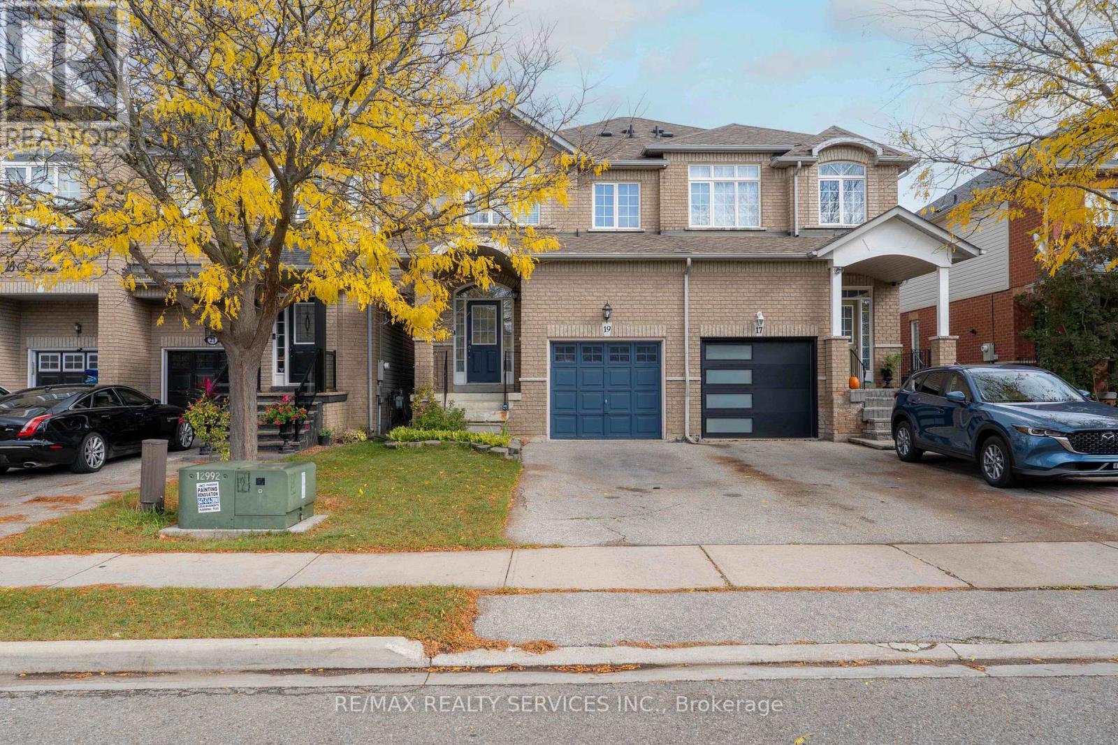 19 TRAYMORE STREET, Brampton, Ontario