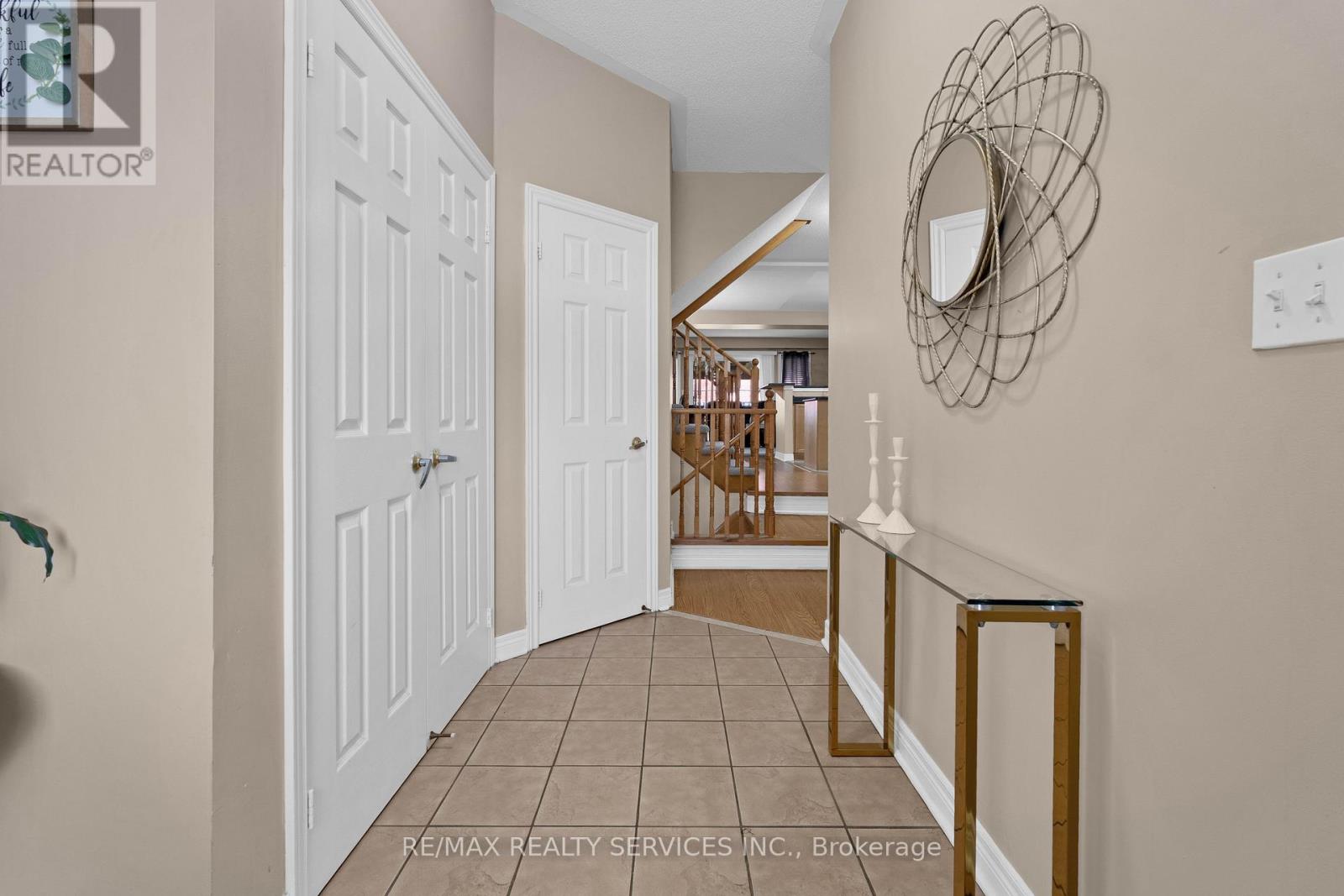 19 Traymore Street, Brampton, Ontario  L7A 2G2 - Photo 10 - W12479253