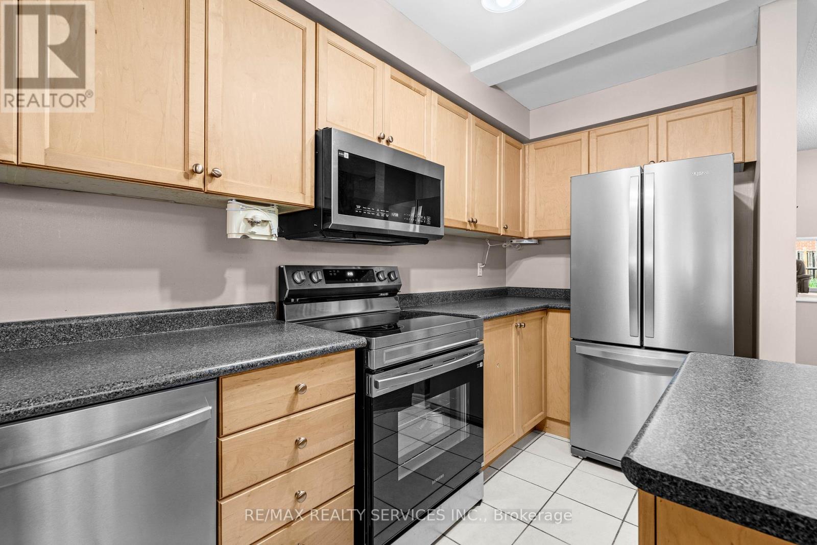 19 Traymore Street, Brampton, Ontario  L7A 2G2 - Photo 17 - W12479253