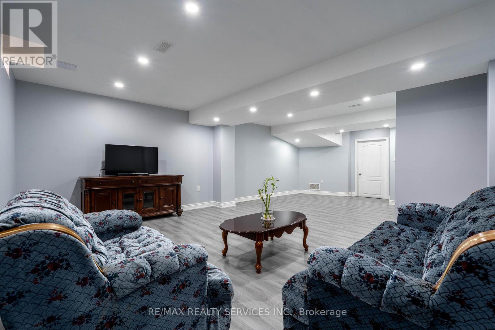 19 Traymore Street, Brampton, Ontario  L7A 2G2 - Photo 27 - W12479253