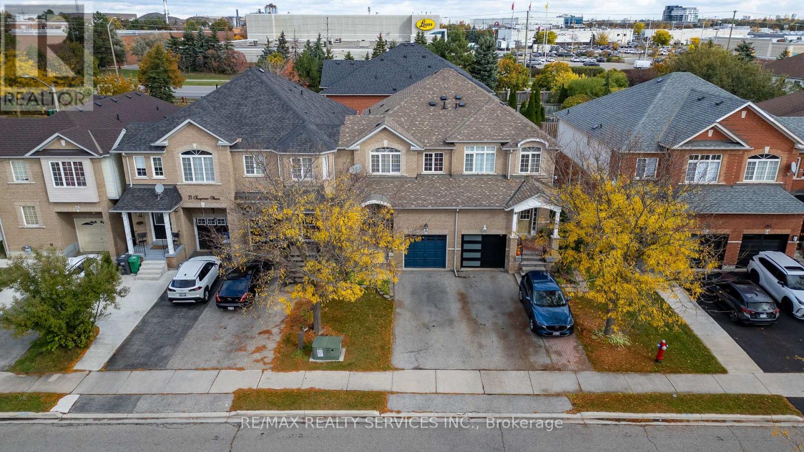 19 Traymore Street, Brampton, Ontario  L7A 2G2 - Photo 6 - W12479253