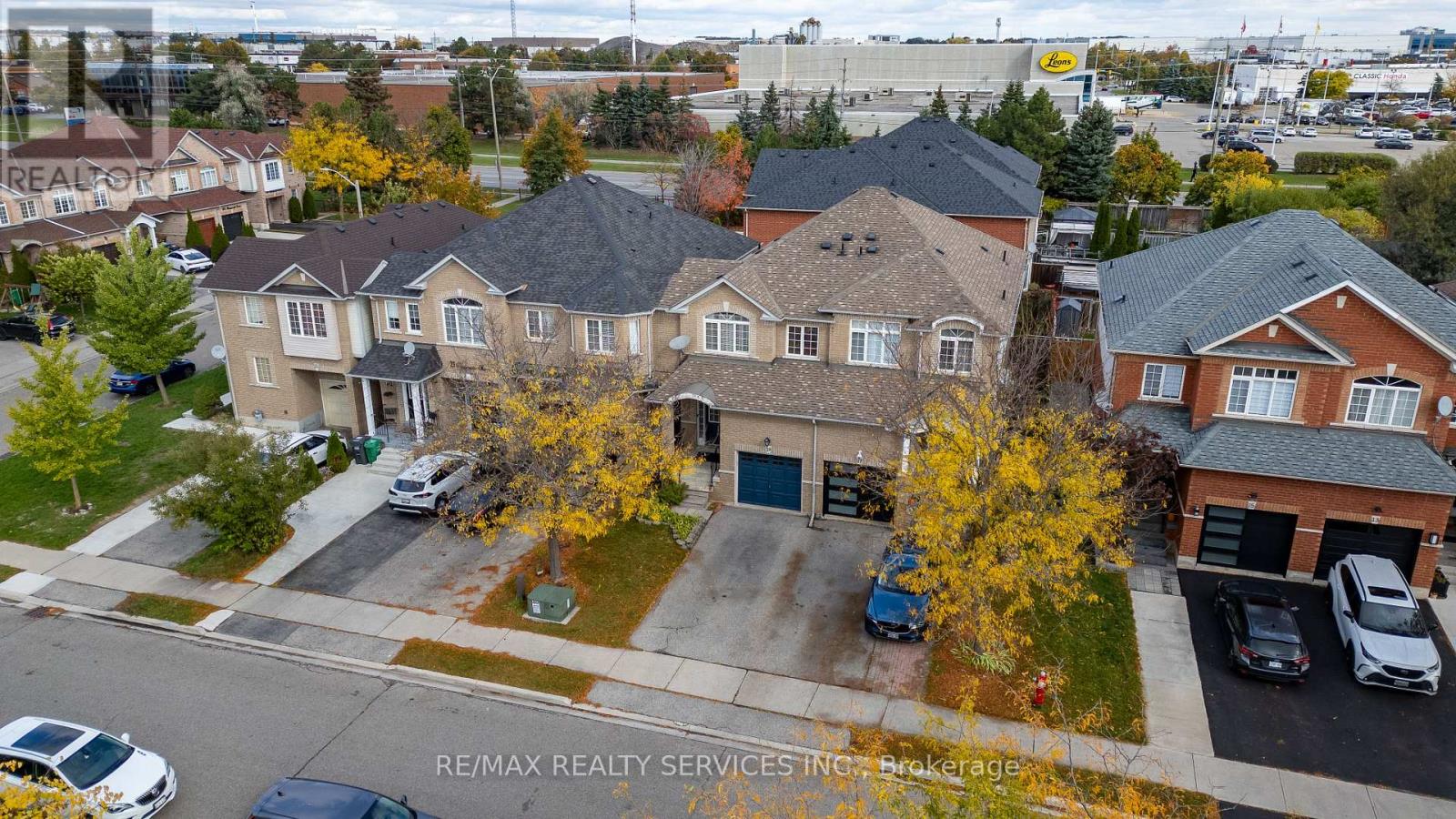 19 Traymore Street, Brampton, Ontario  L7A 2G2 - Photo 7 - W12479253