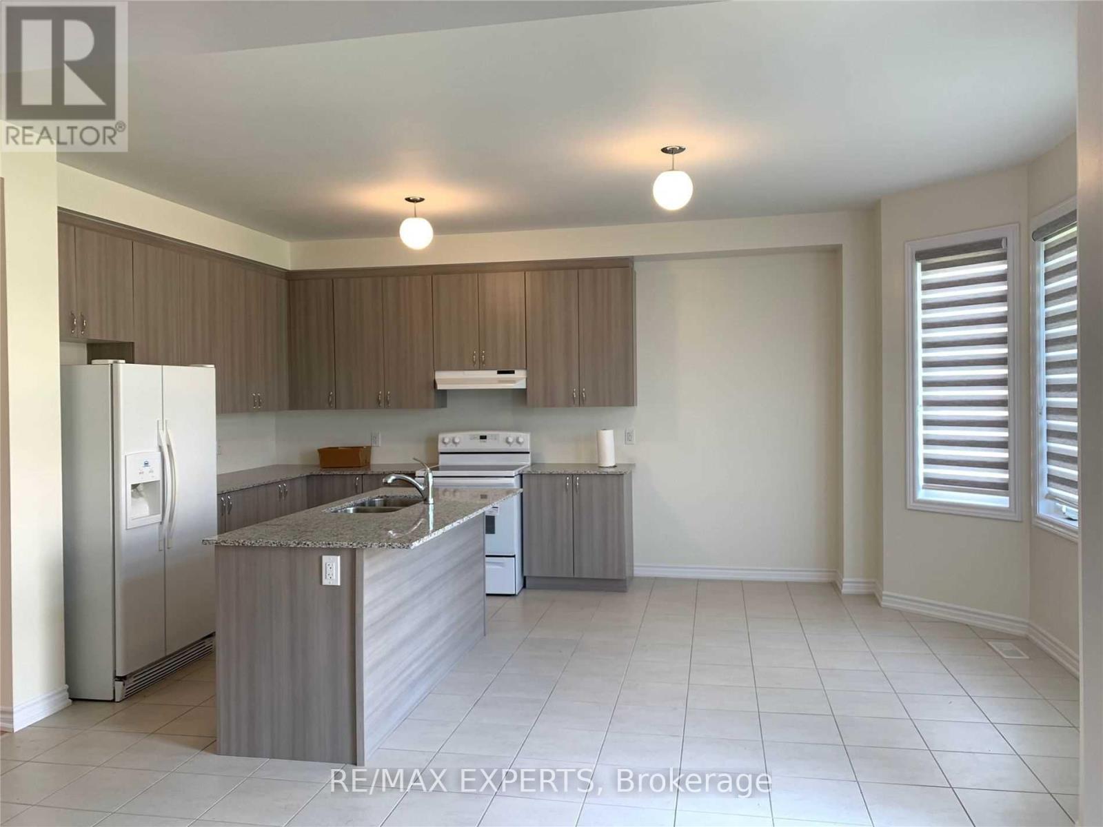 104 Benadir Avenue, Caledon, Ontario  L7C 4E7 - Photo 2 - W12479254