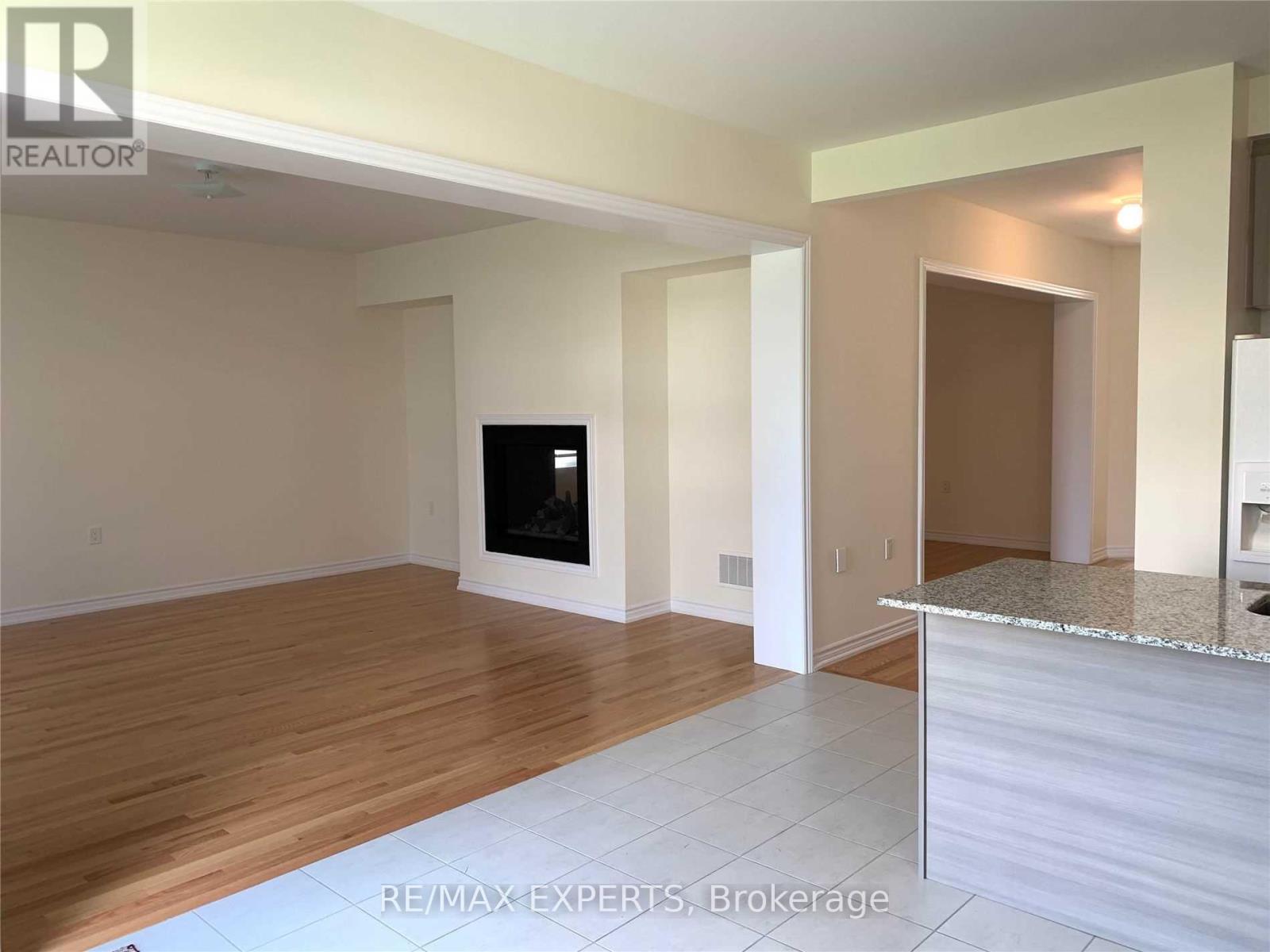 104 Benadir Avenue, Caledon, Ontario  L7C 4E7 - Photo 3 - W12479254