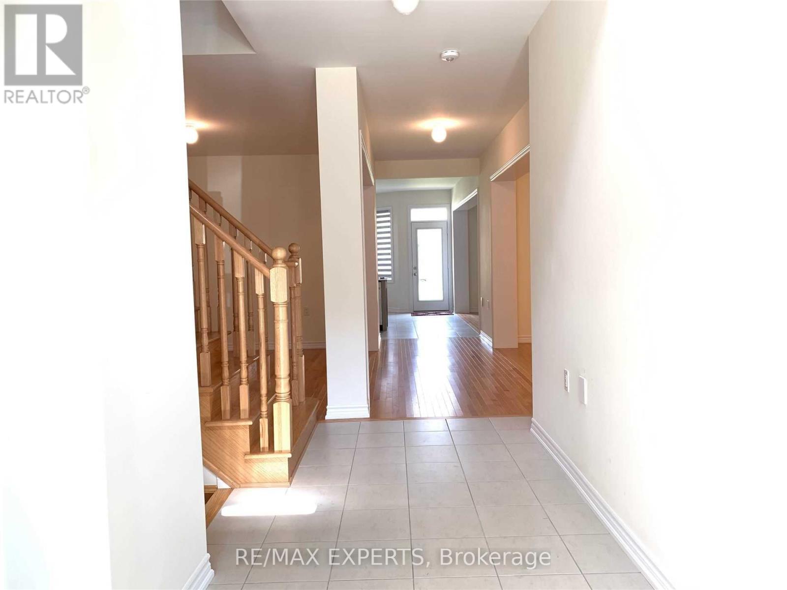 104 Benadir Avenue, Caledon, Ontario  L7C 4E7 - Photo 7 - W12479254