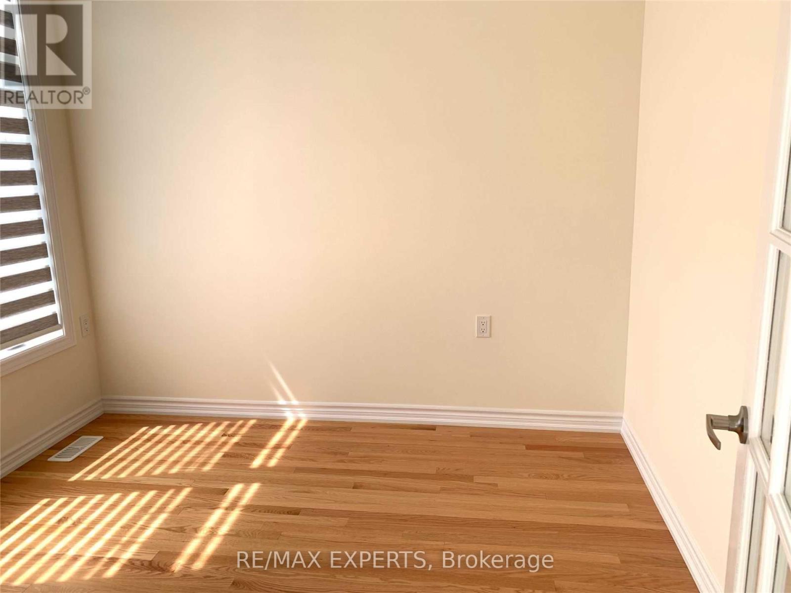 104 Benadir Avenue, Caledon, Ontario  L7C 4E7 - Photo 8 - W12479254