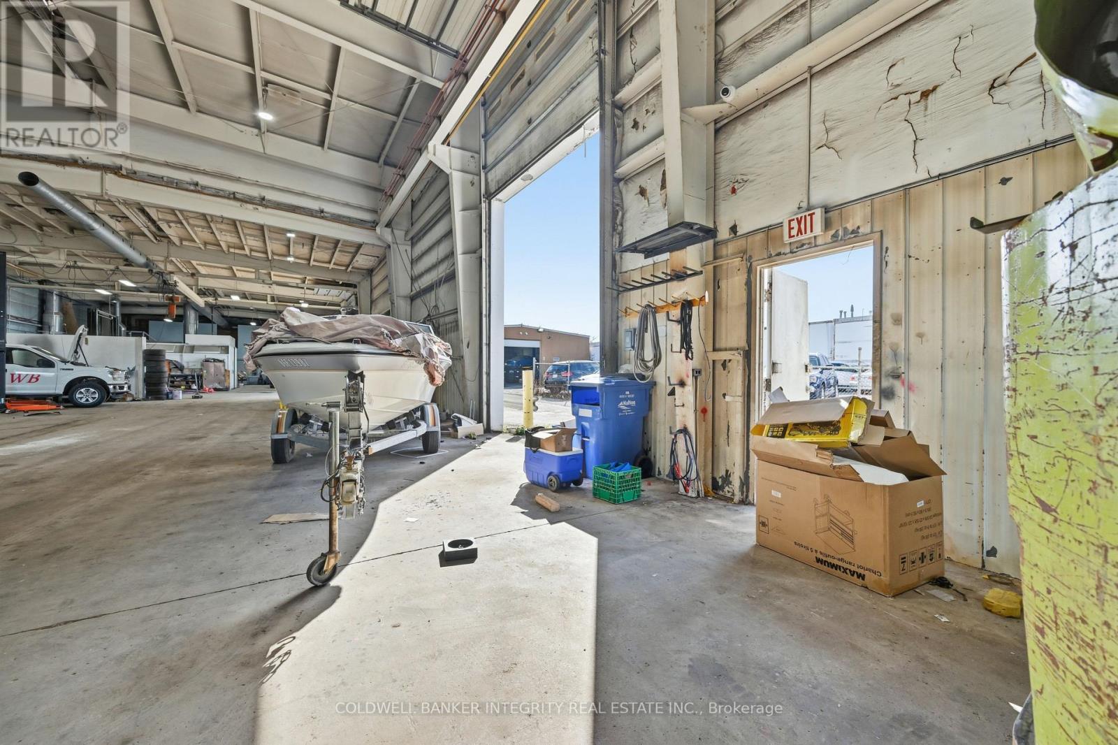 Building - 1135 Speers Road, Oakville, Ontario  L6L 2X5 - Photo 11 - W12479256