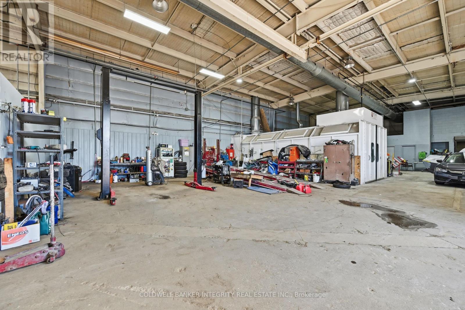 Building - 1135 Speers Road, Oakville, Ontario  L6L 2X5 - Photo 14 - W12479256