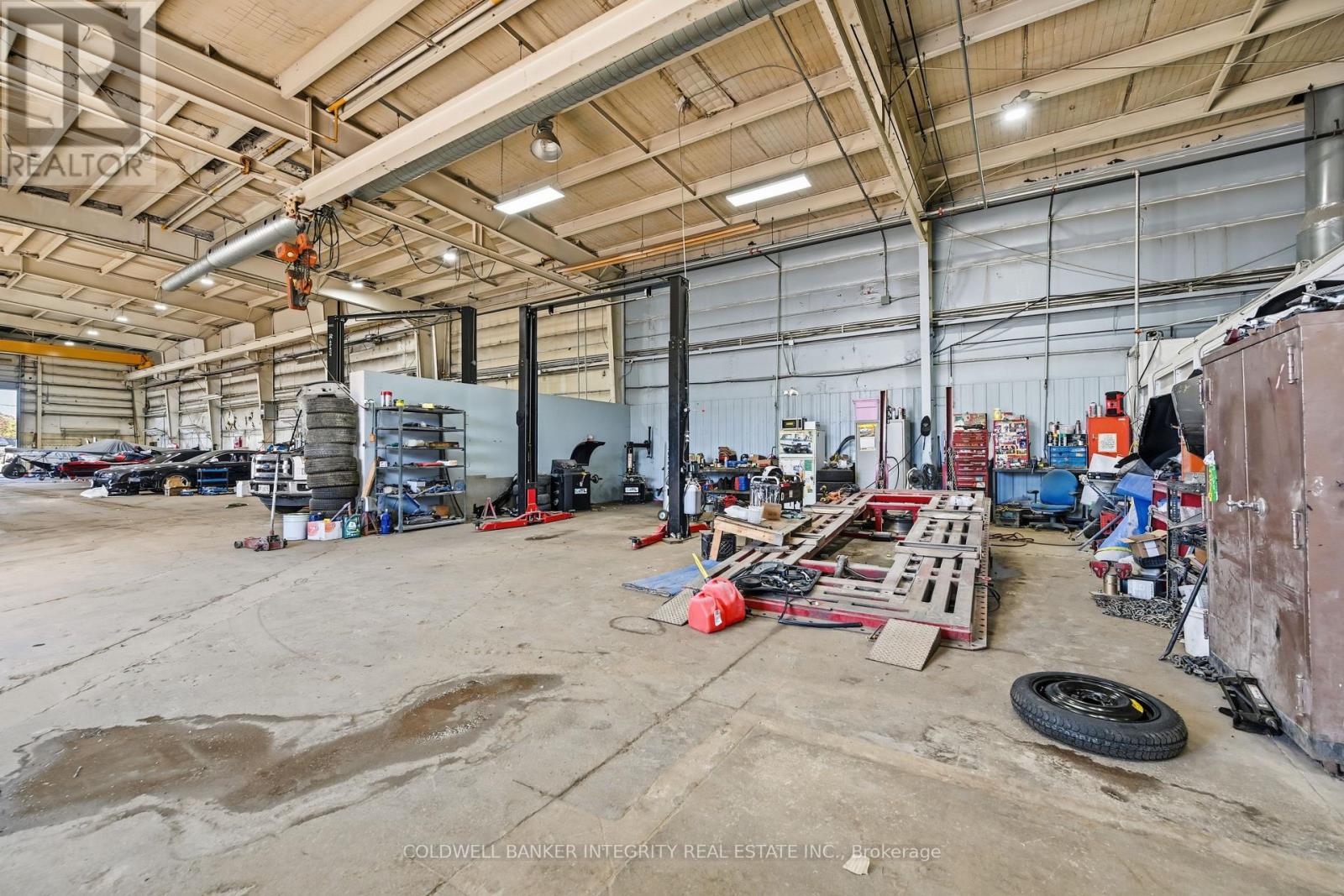 Building - 1135 Speers Road, Oakville, Ontario  L6L 2X5 - Photo 15 - W12479256