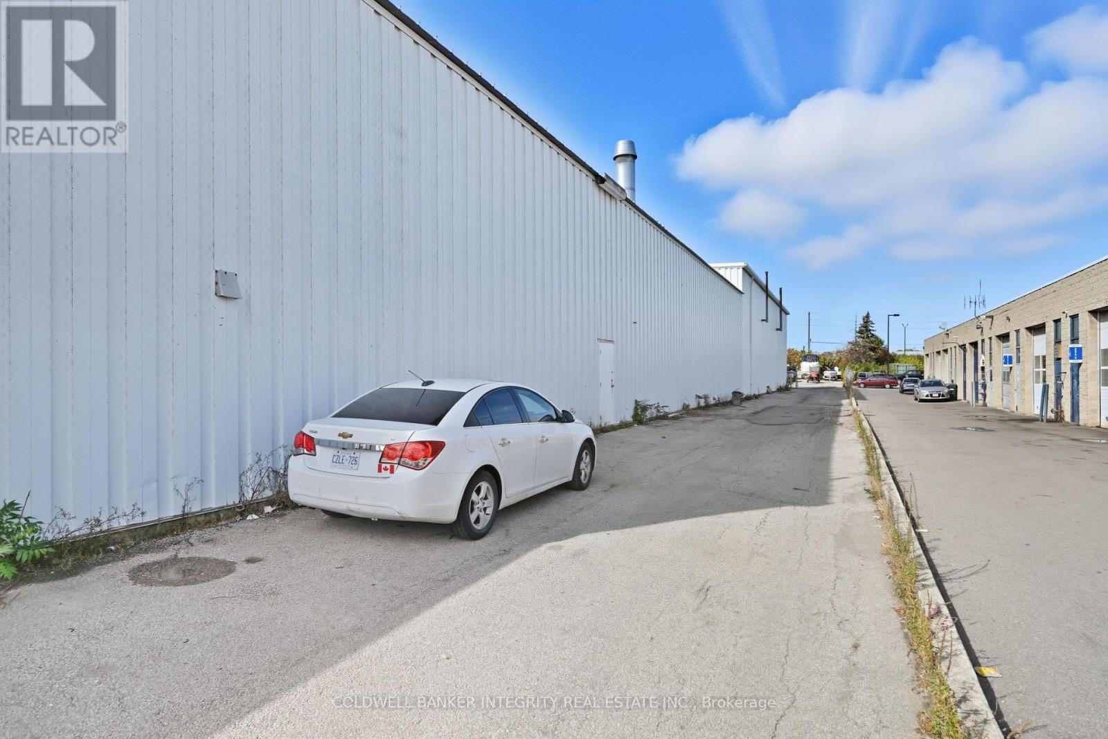 Building - 1135 Speers Road, Oakville, Ontario  L6L 2X5 - Photo 3 - W12479256