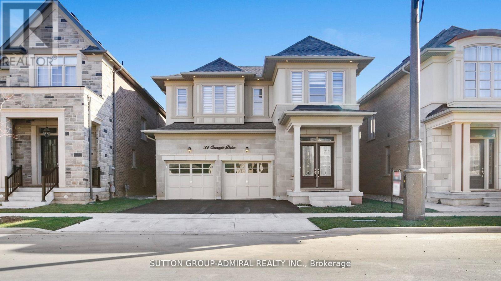 34 CARNEGIE DRIVE, Oakville, Ontario