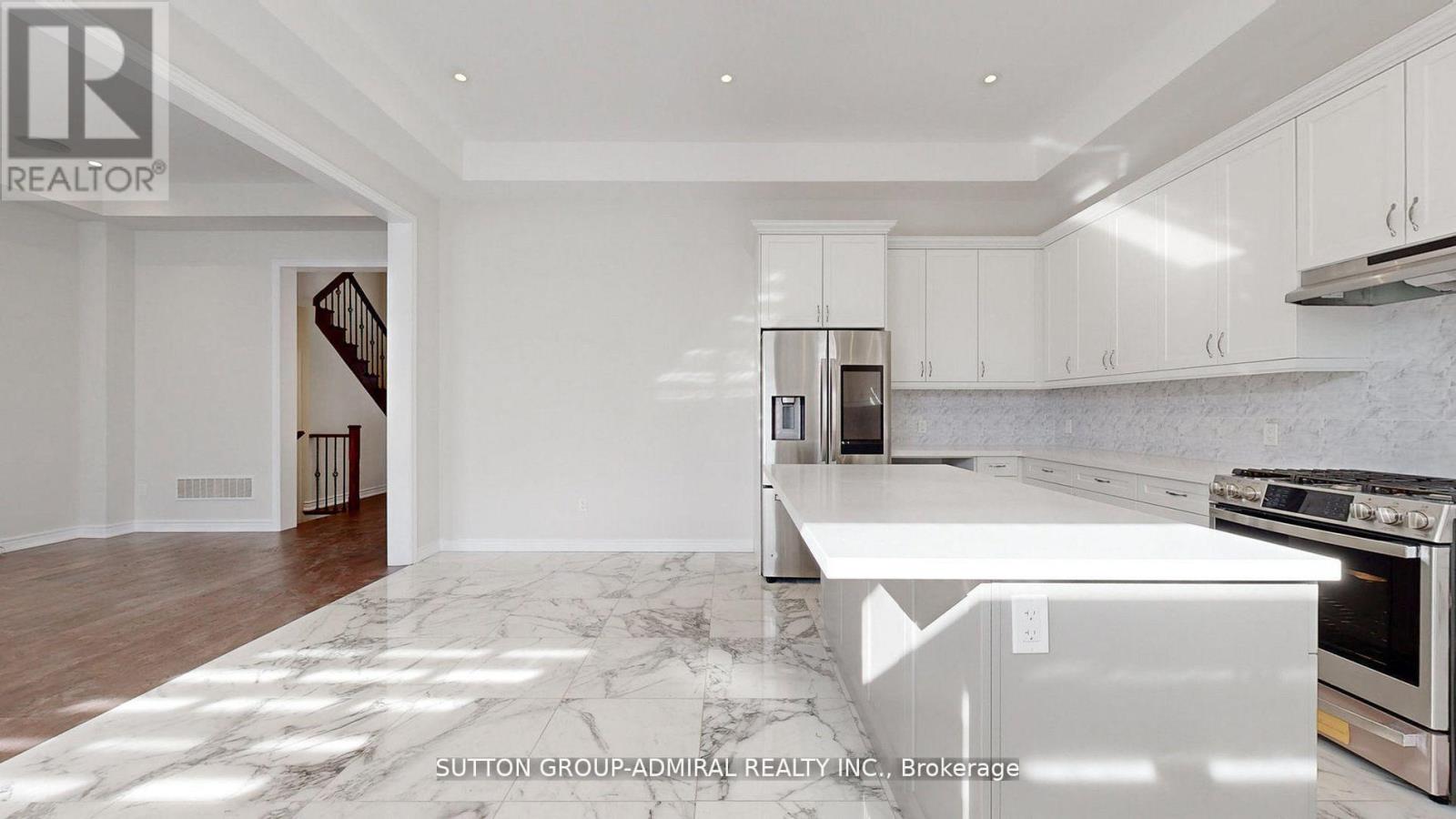 34 Carnegie Drive, Oakville, Ontario  L6H 0V8 - Photo 16 - W12479264