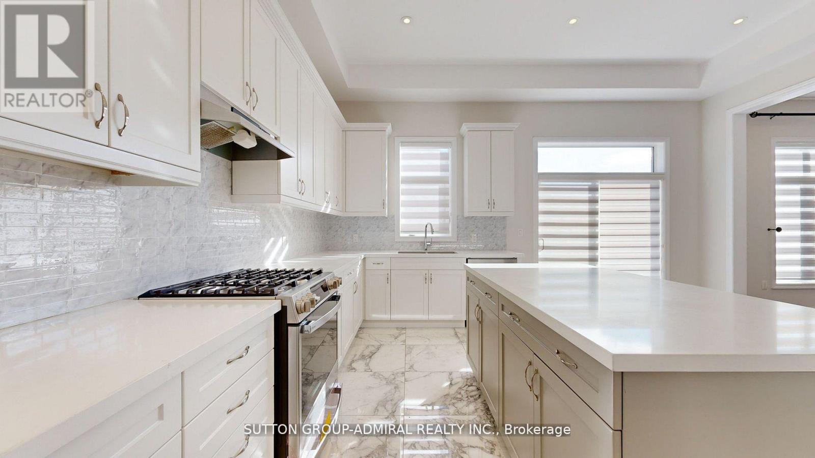 34 Carnegie Drive, Oakville, Ontario  L6H 0V8 - Photo 17 - W12479264