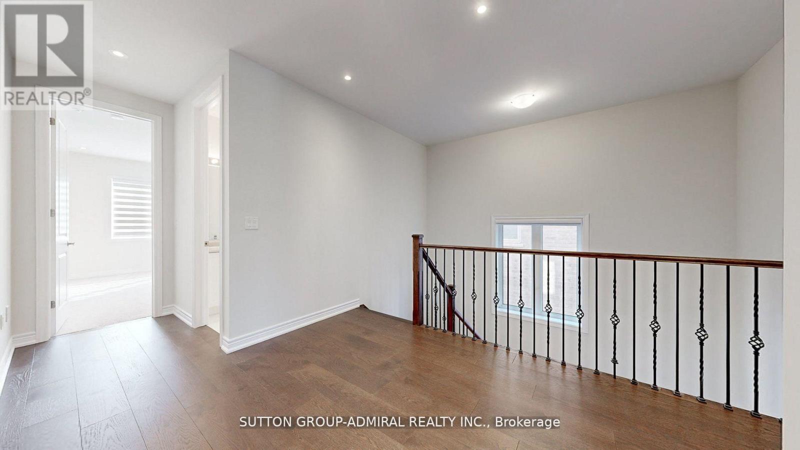 34 Carnegie Drive, Oakville, Ontario  L6H 0V8 - Photo 20 - W12479264
