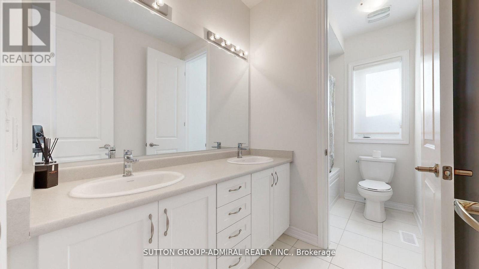34 Carnegie Drive, Oakville, Ontario  L6H 0V8 - Photo 26 - W12479264