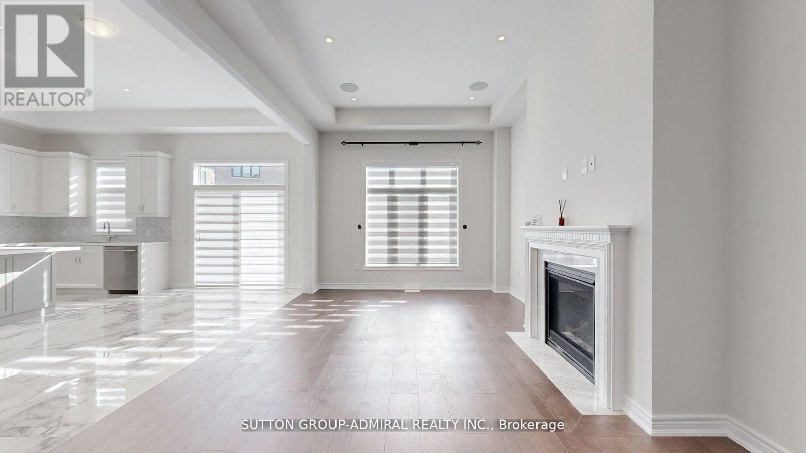 34 Carnegie Drive, Oakville, Ontario  L6H 0V8 - Photo 5 - W12479264