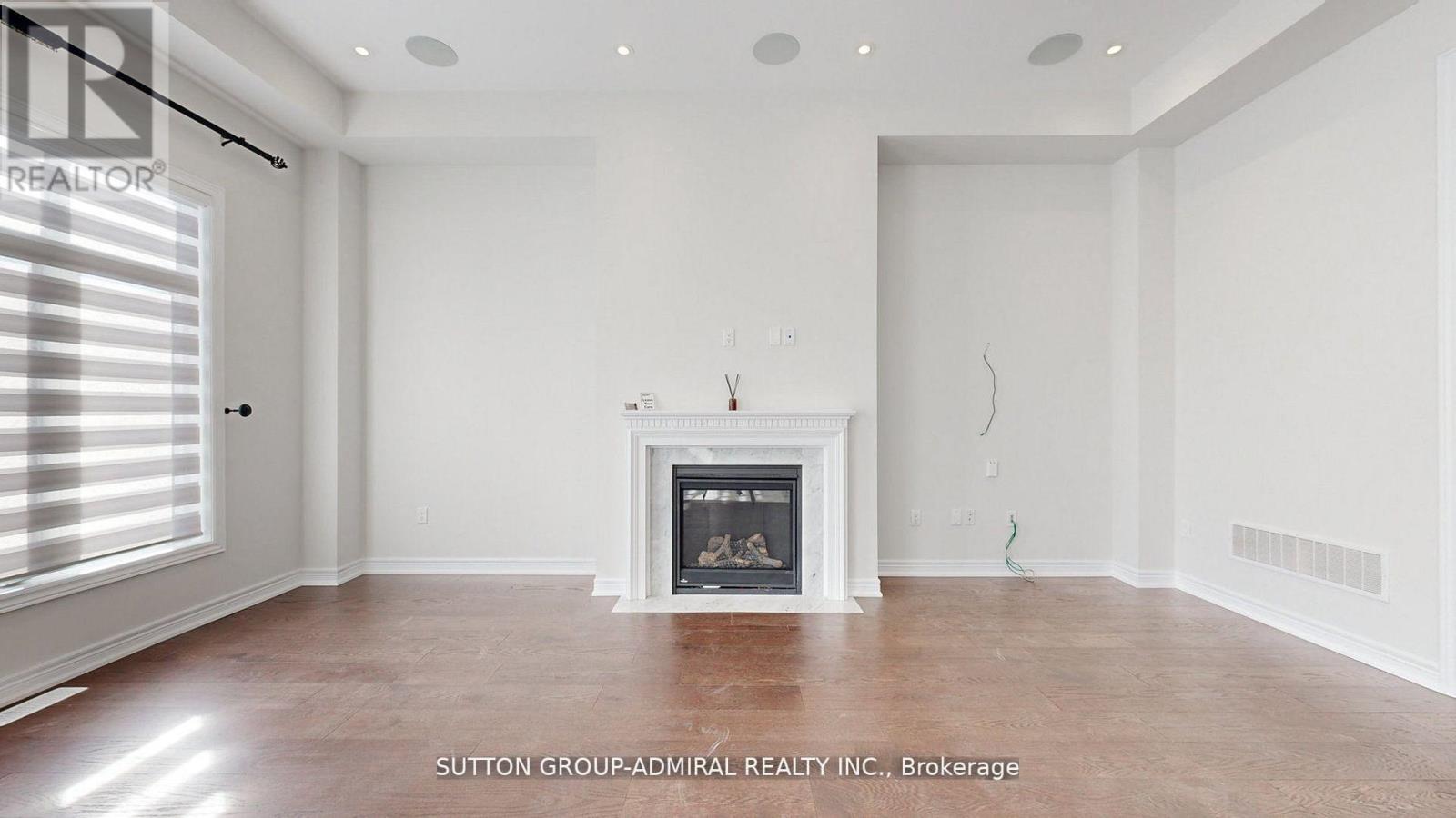 34 Carnegie Drive, Oakville, Ontario  L6H 0V8 - Photo 8 - W12479264