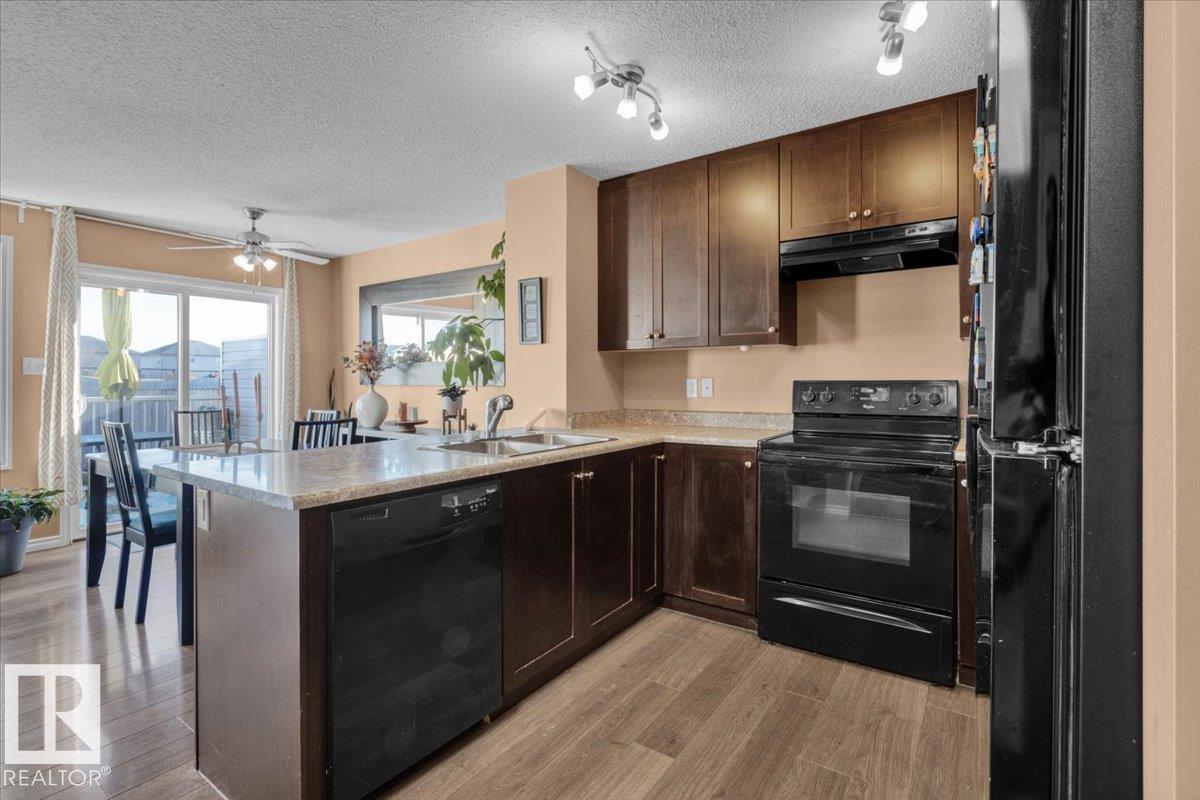 1853 28 St Nw, Edmonton, Alberta  T6T 0N5 - Photo 10 - E4463260