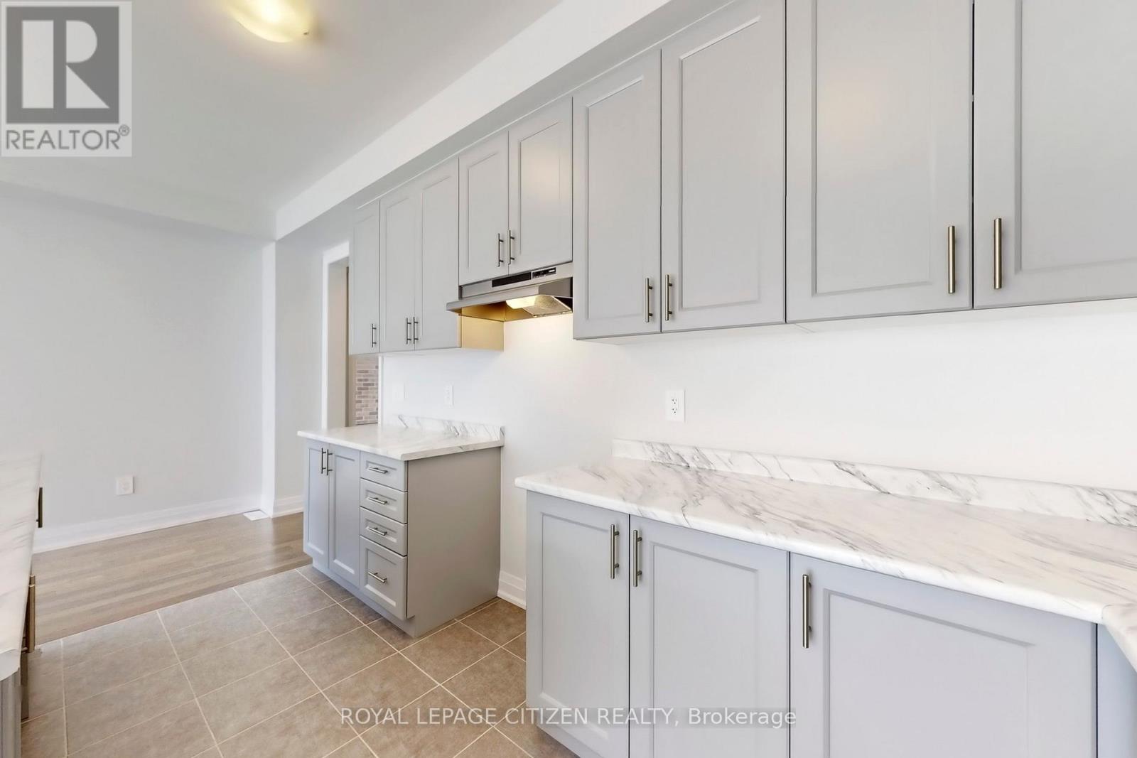 71 Butler Boulevard, Kawartha Lakes, Ontario  K9V 6A9 - Photo 15 - X12479235