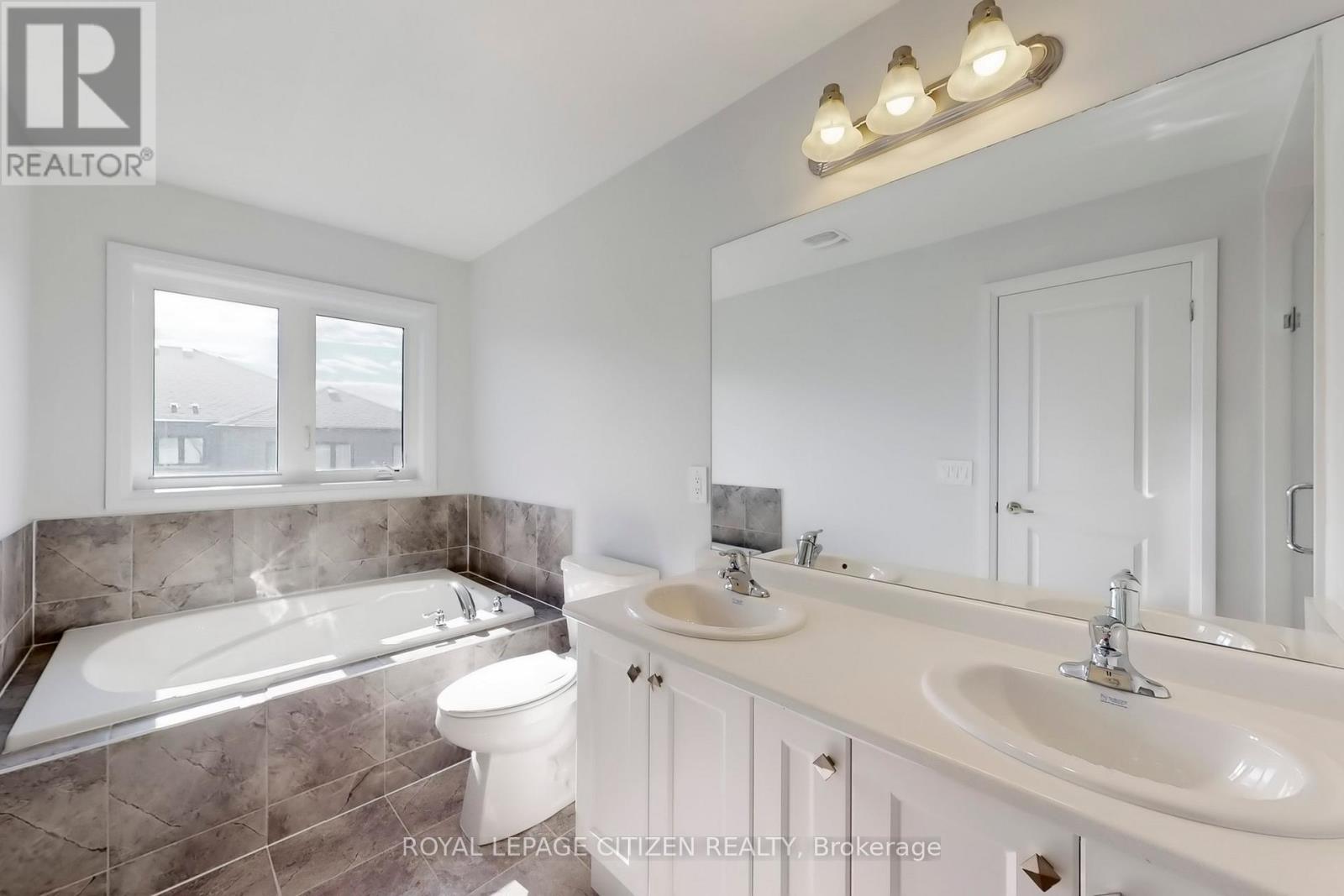 71 Butler Boulevard, Kawartha Lakes, Ontario  K9V 6A9 - Photo 29 - X12479235