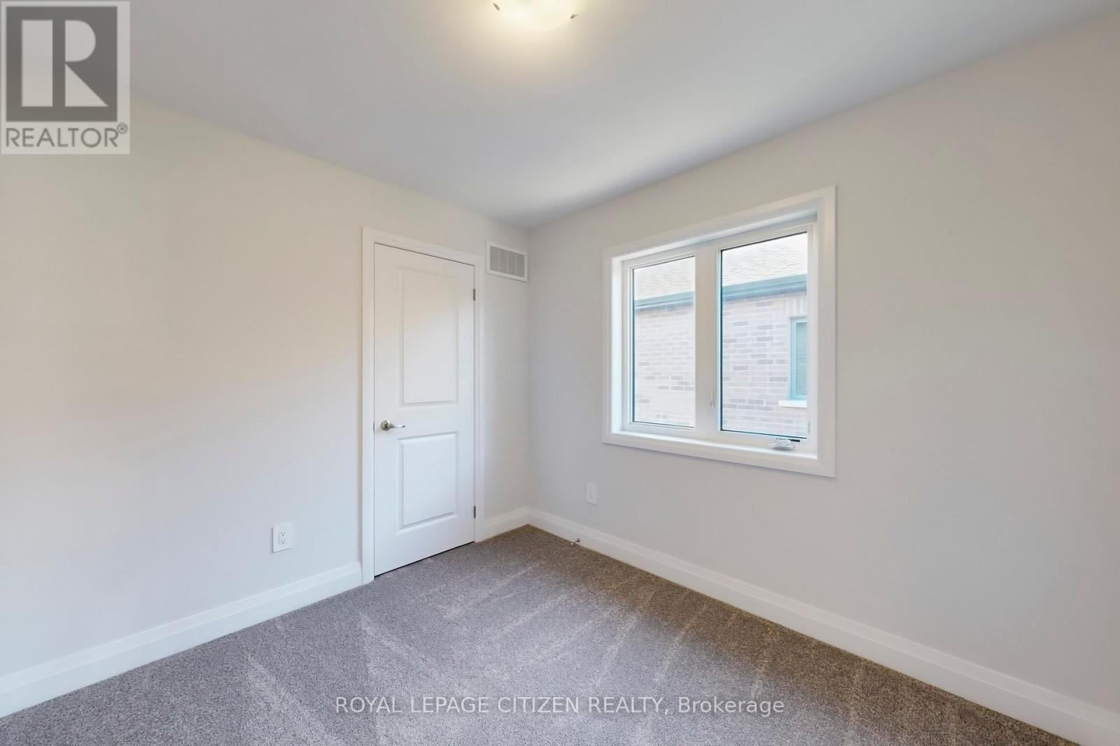 71 Butler Boulevard, Kawartha Lakes, Ontario  K9V 6A9 - Photo 34 - X12479235