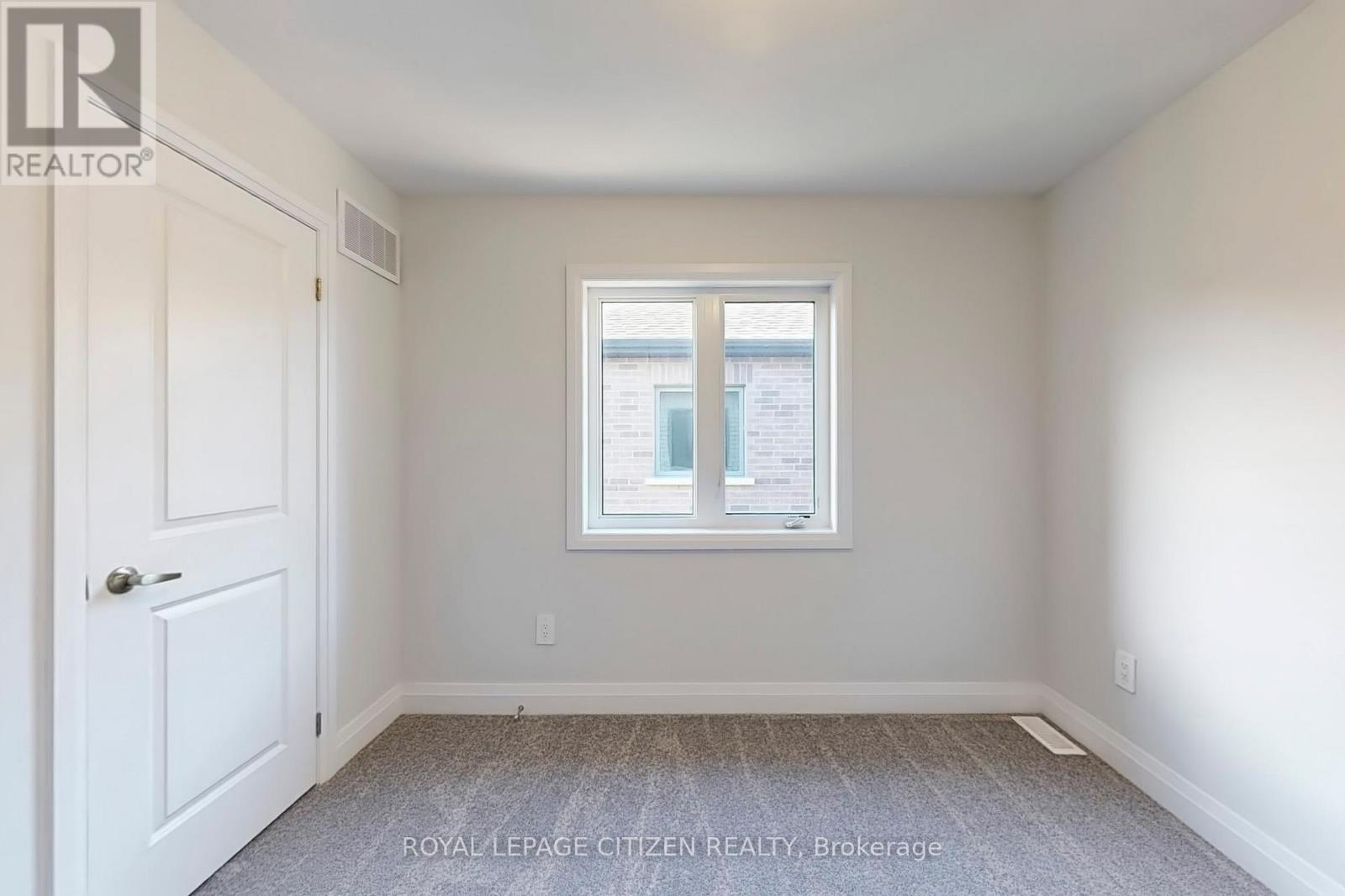 71 Butler Boulevard, Kawartha Lakes, Ontario  K9V 6A9 - Photo 35 - X12479235