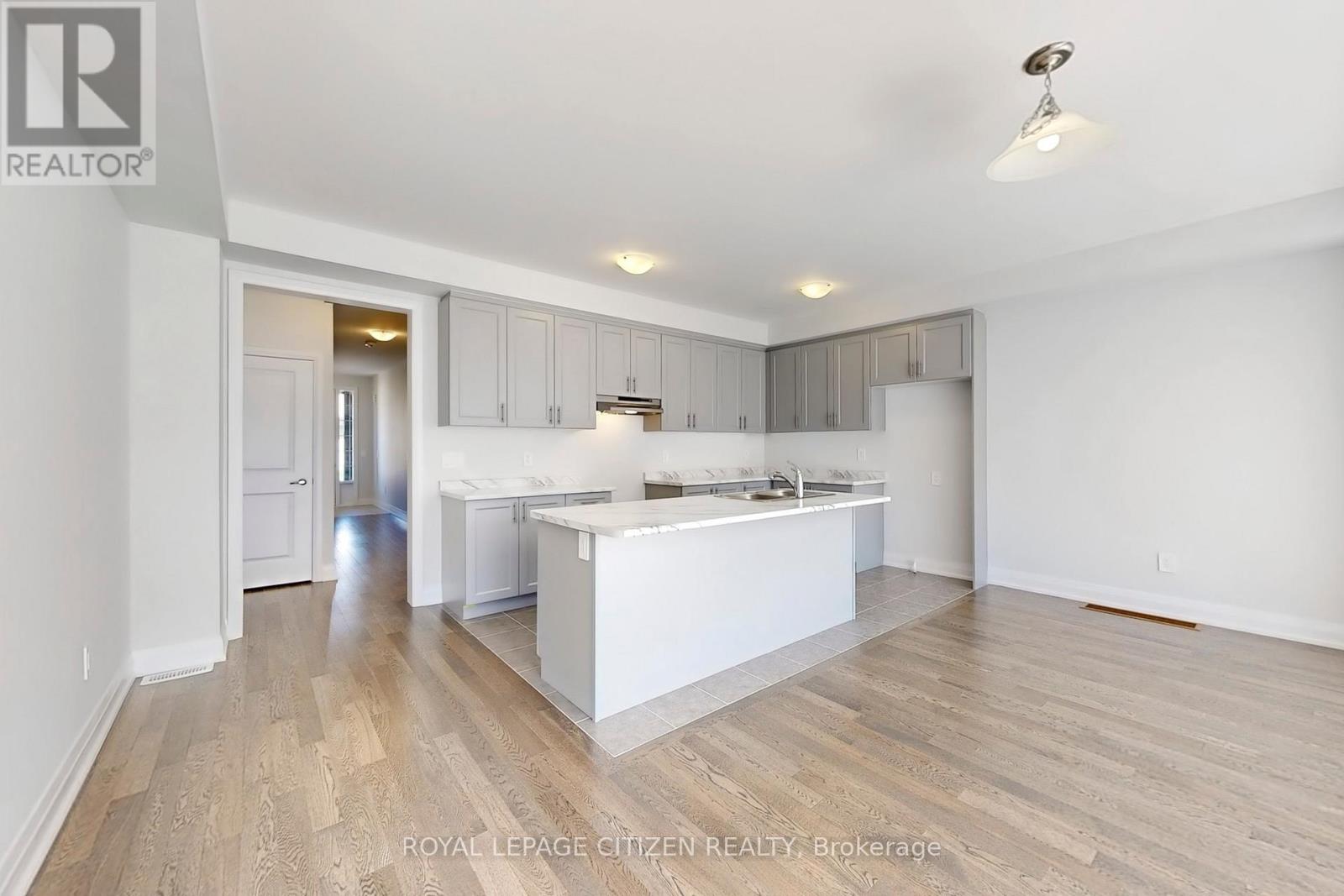 71 Butler Boulevard, Kawartha Lakes, Ontario  K9V 6A9 - Photo 7 - X12479235