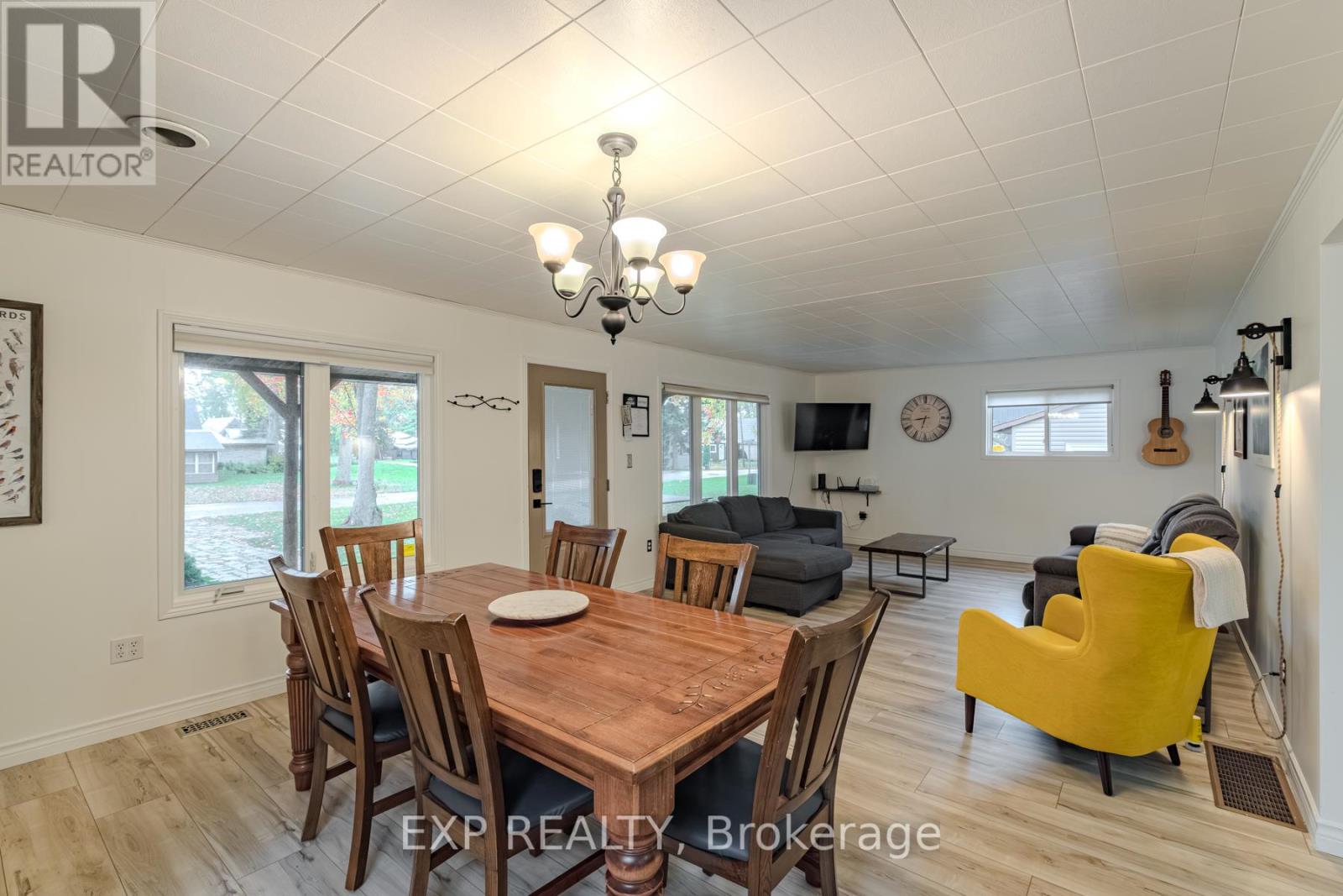 15 Park Lane Crescent, Norfolk, Ontario  N0E 1T0 - Photo 11 - X12479272