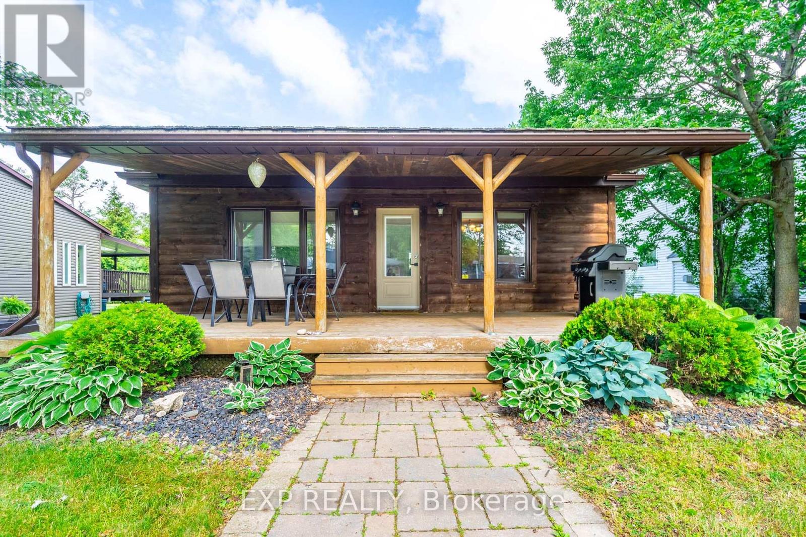 15 Park Lane Crescent, Norfolk, Ontario  N0E 1T0 - Photo 2 - X12479272