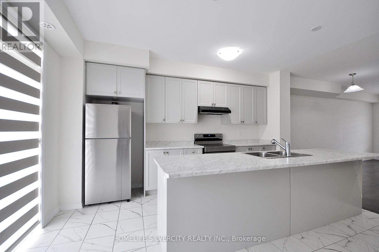 87 Holder Drive, Brantford, Ontario  N3T 0W8 - Photo 7 - X12479280
