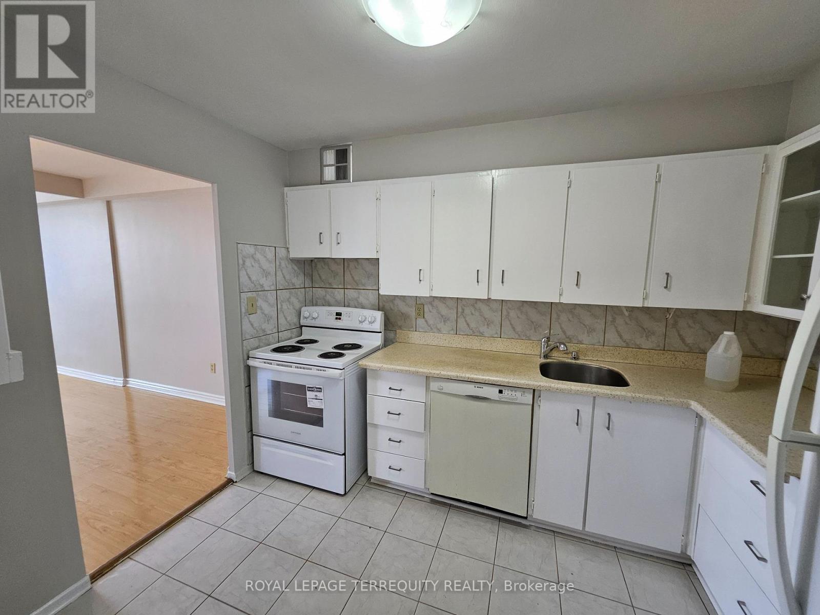 1402 - 5 Shady Golfway, Toronto, Ontario  M3C 3A5 - Photo 13 - C12479311