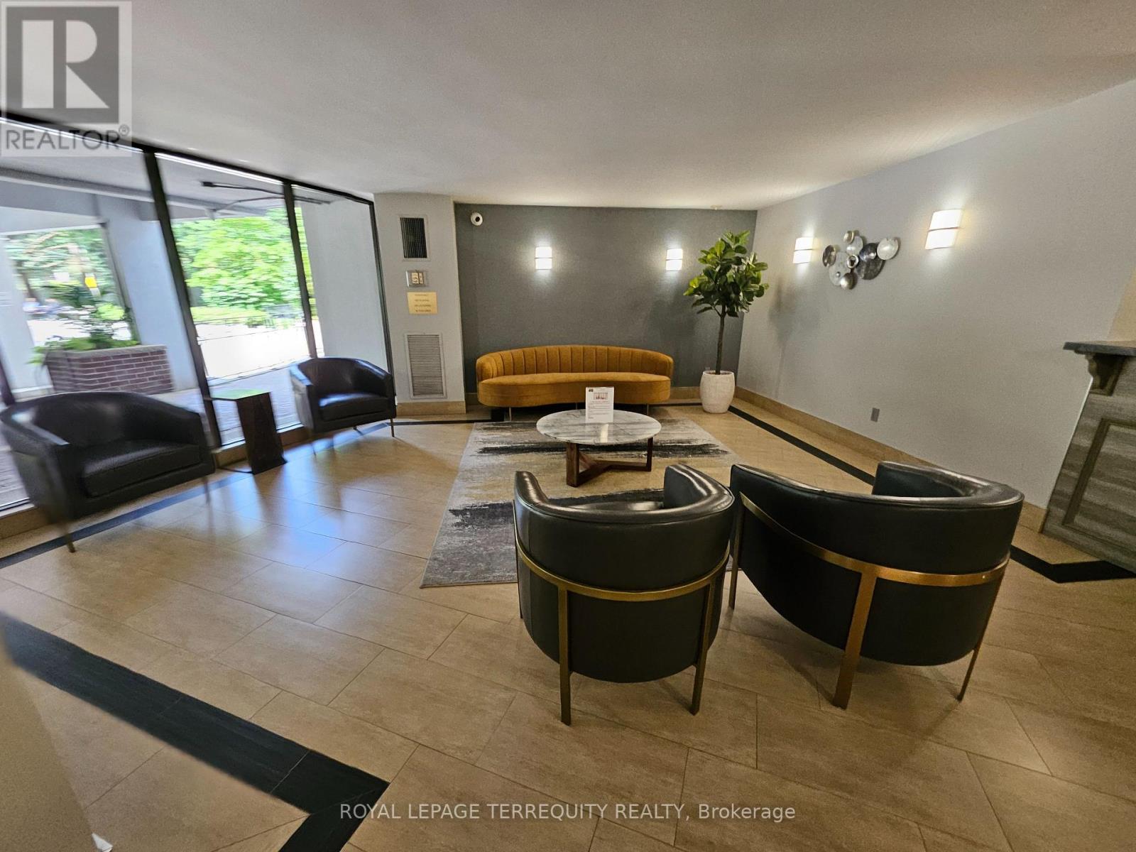 1402 - 5 Shady Golfway, Toronto, Ontario  M3C 3A5 - Photo 2 - C12479311