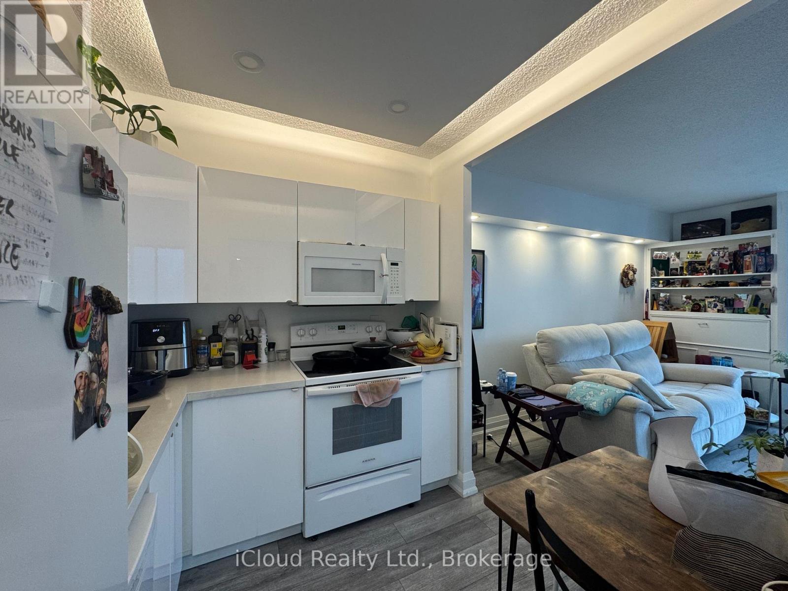 2423 - 33 Harbour Square, Toronto, Ontario  M5J 2G2 - Photo 10 - C12479352