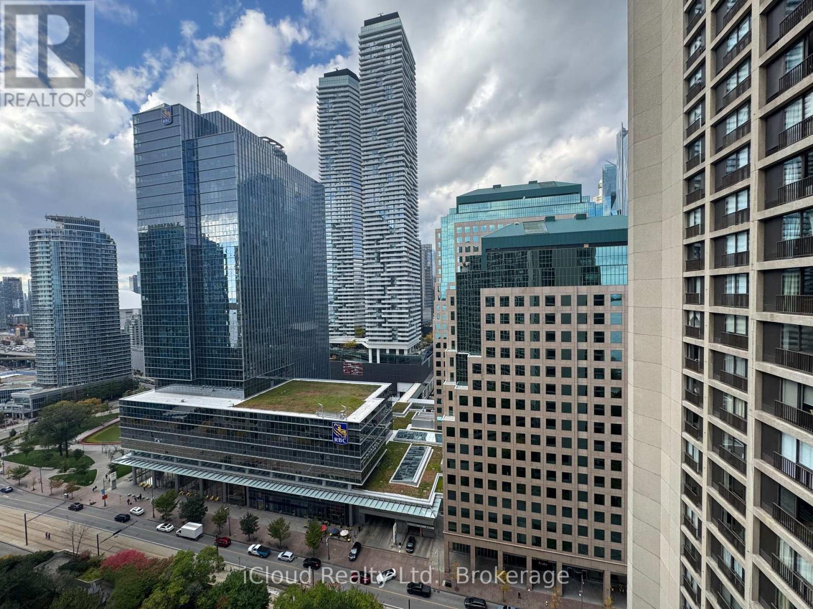 2423 - 33 Harbour Square, Toronto, Ontario  M5J 2G2 - Photo 16 - C12479352