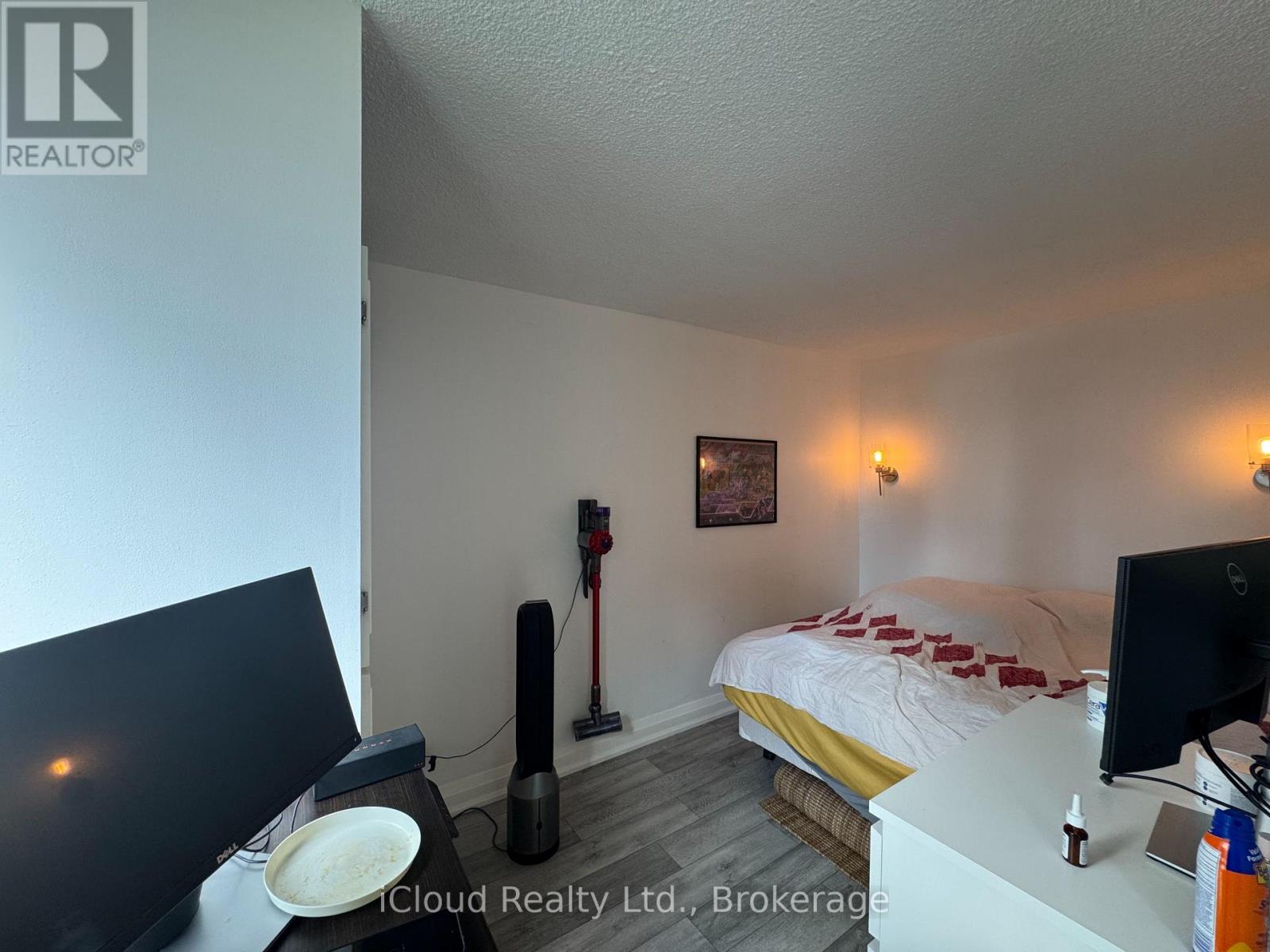 2423 - 33 Harbour Square, Toronto, Ontario  M5J 2G2 - Photo 21 - C12479352