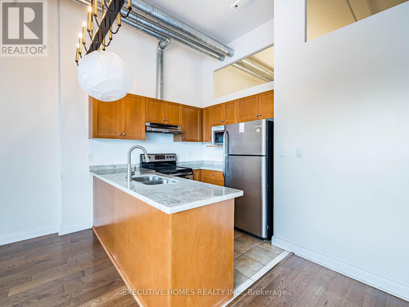 1004 - 700 King Street W, Toronto, Ontario  M5V 2Y6 - Photo 16 - C12479390