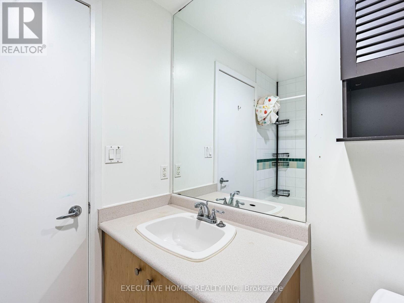 1004 - 700 King Street W, Toronto, Ontario  M5V 2Y6 - Photo 27 - C12479390