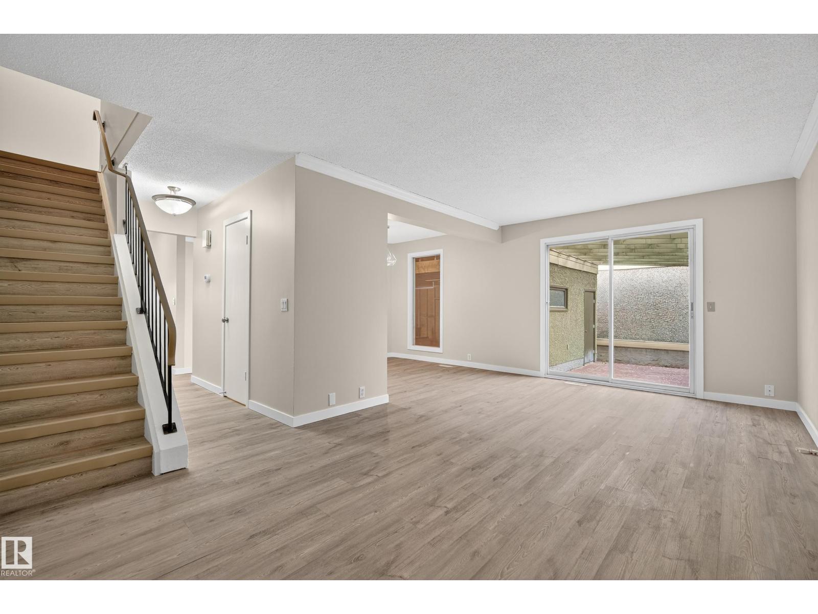 8421 Mill Woods Rd Nw, Edmonton, Alberta  T6K 2P6 - Photo 12 - E4463258