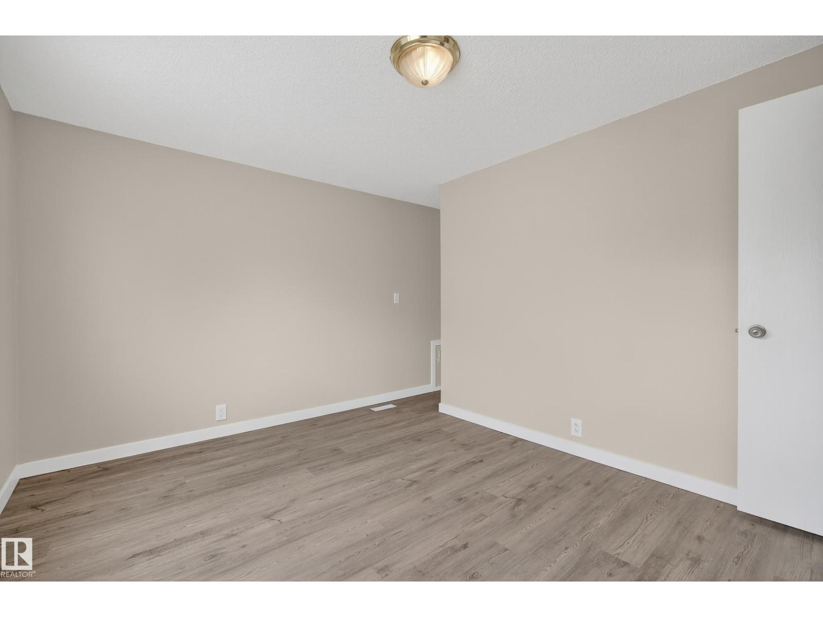 8421 Mill Woods Rd Nw, Edmonton, Alberta  T6K 2P6 - Photo 16 - E4463258