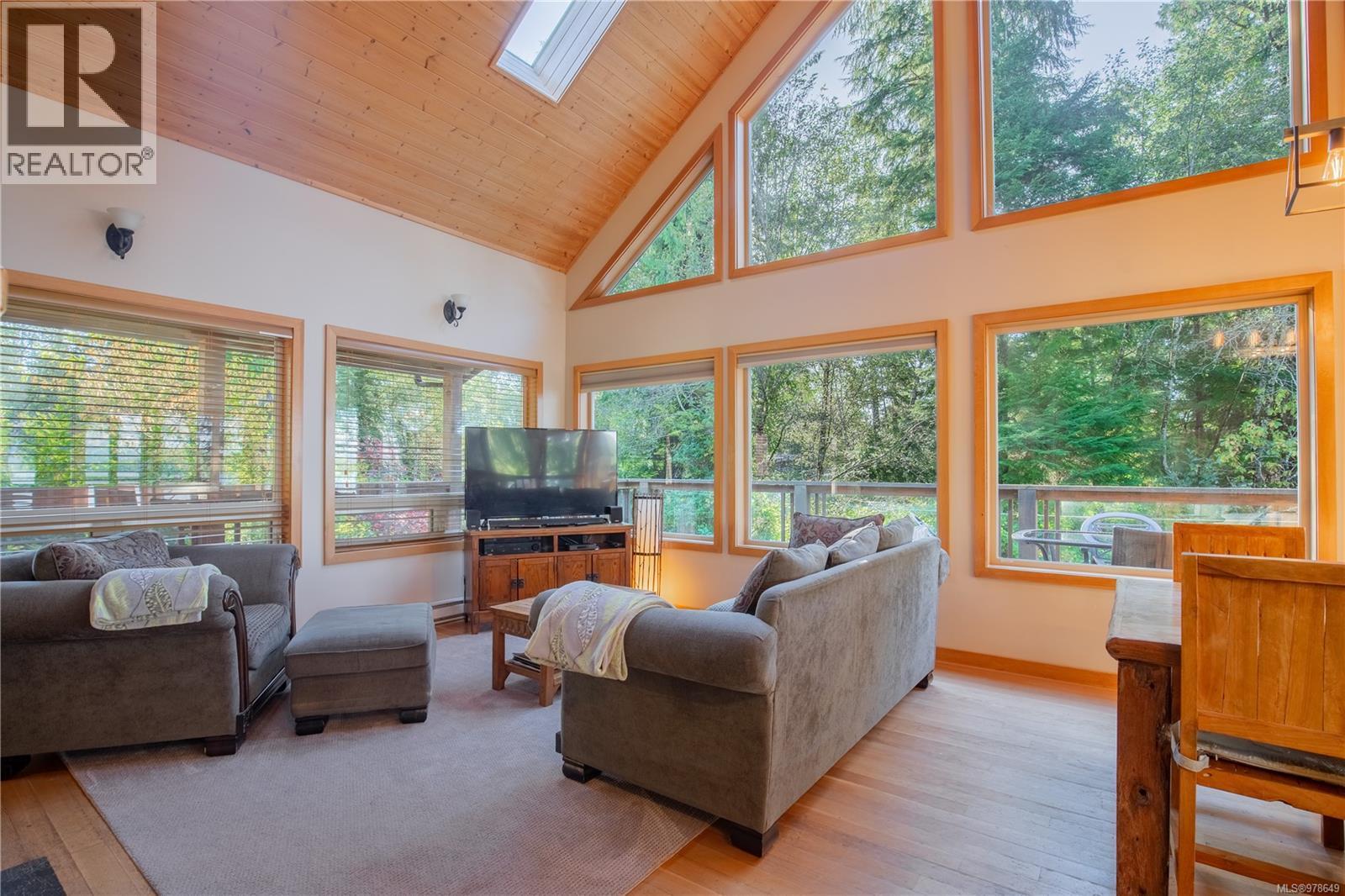 1027 Jensens Bay Rd, Tofino, British Columbia V0R 2Z0 - Photo 6 - 978649