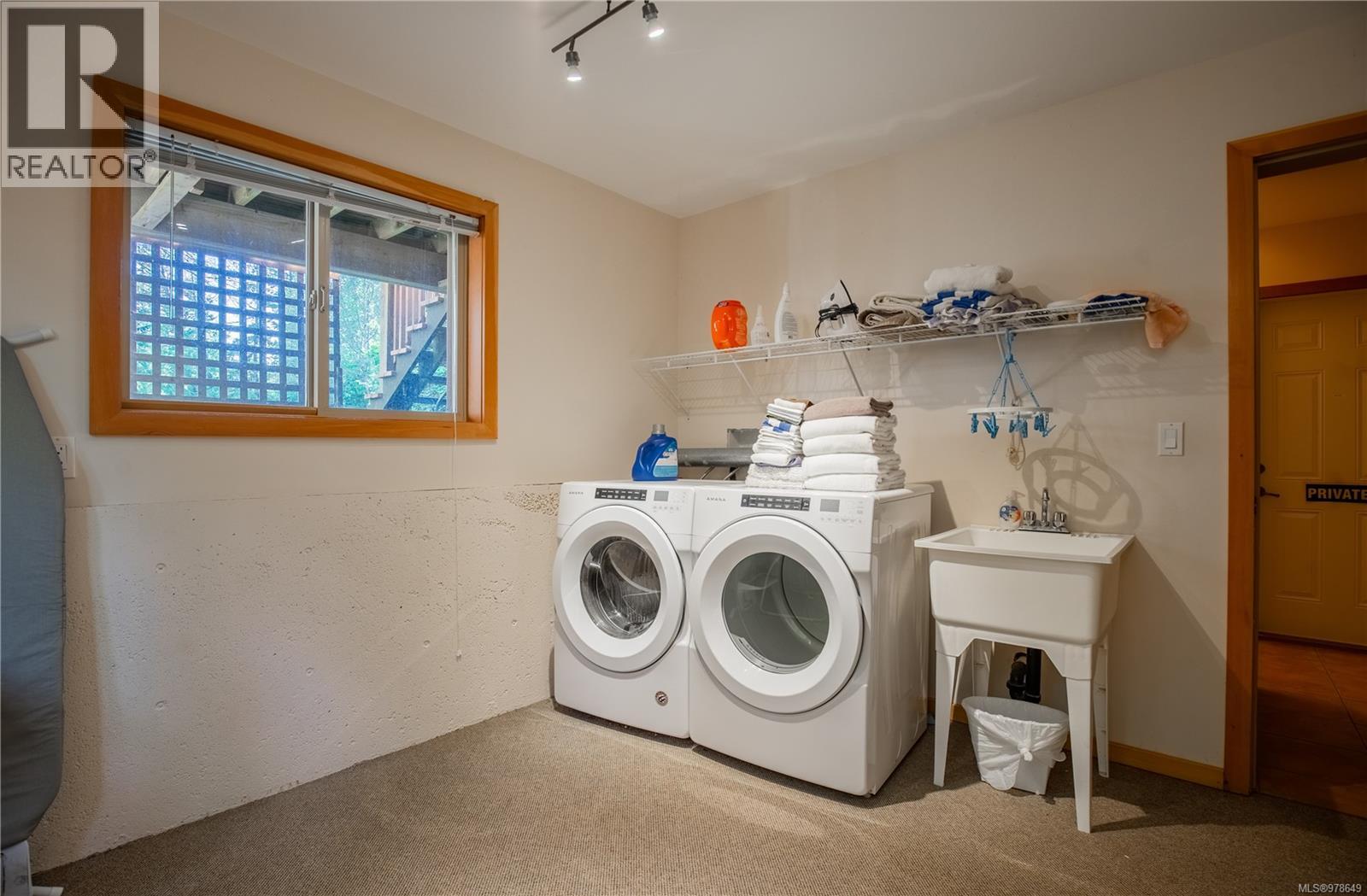 1027 Jensens Bay Rd, Tofino, British Columbia V0R 2Z0 - Photo 30 - 978649