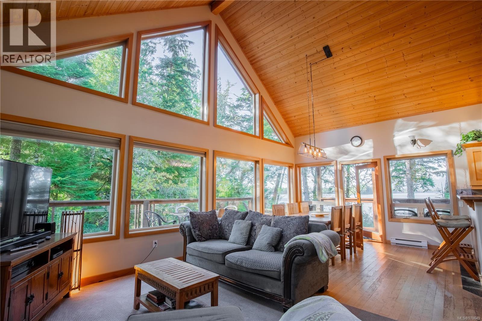 1027 Jensens Bay Rd, Tofino, British Columbia V0R 2Z0 - Photo 3 - 978649