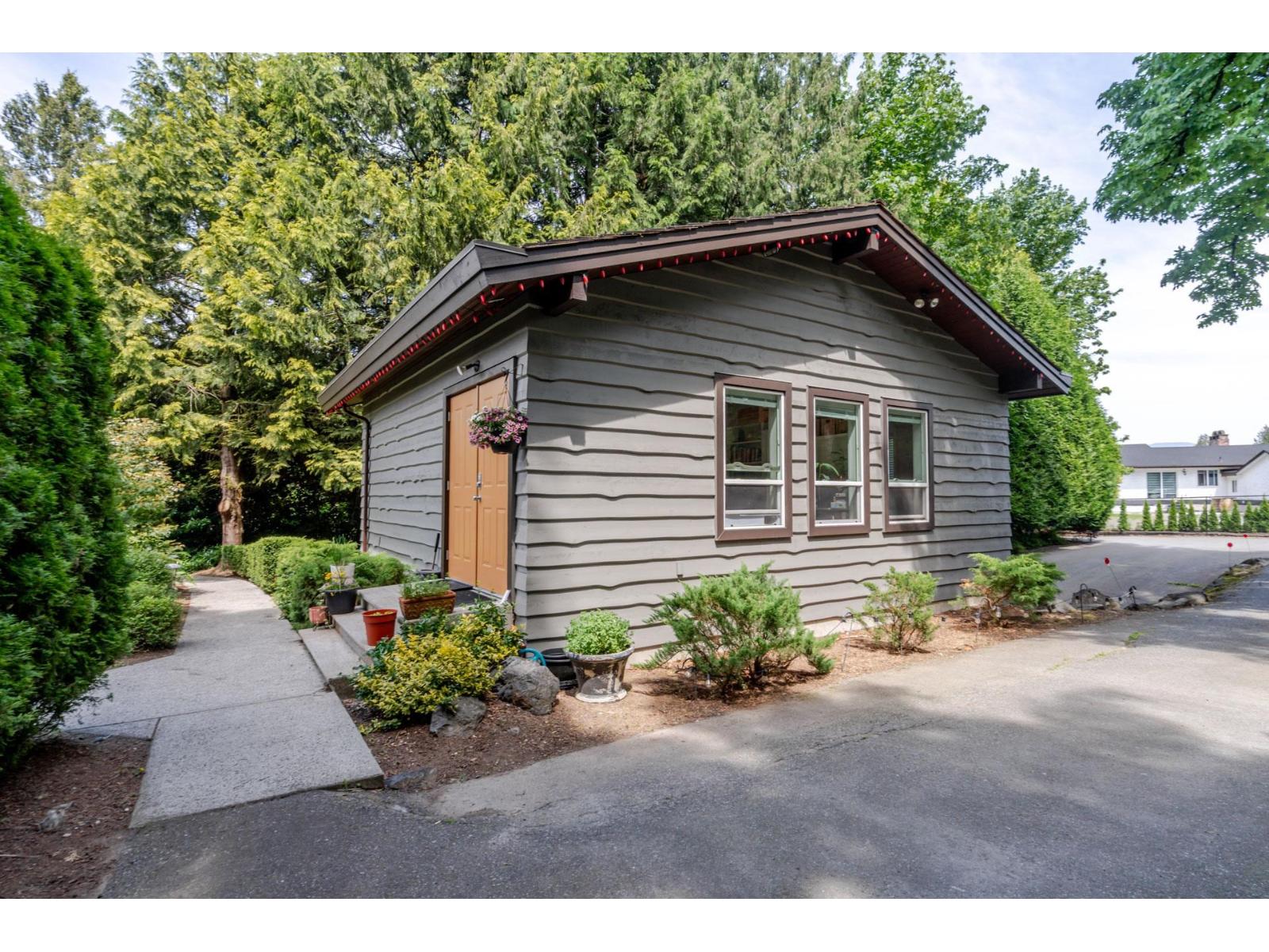 32923 Clayburn Road, Abbotsford, British Columbia  V4X 1W7 - Photo 33 - R3061348