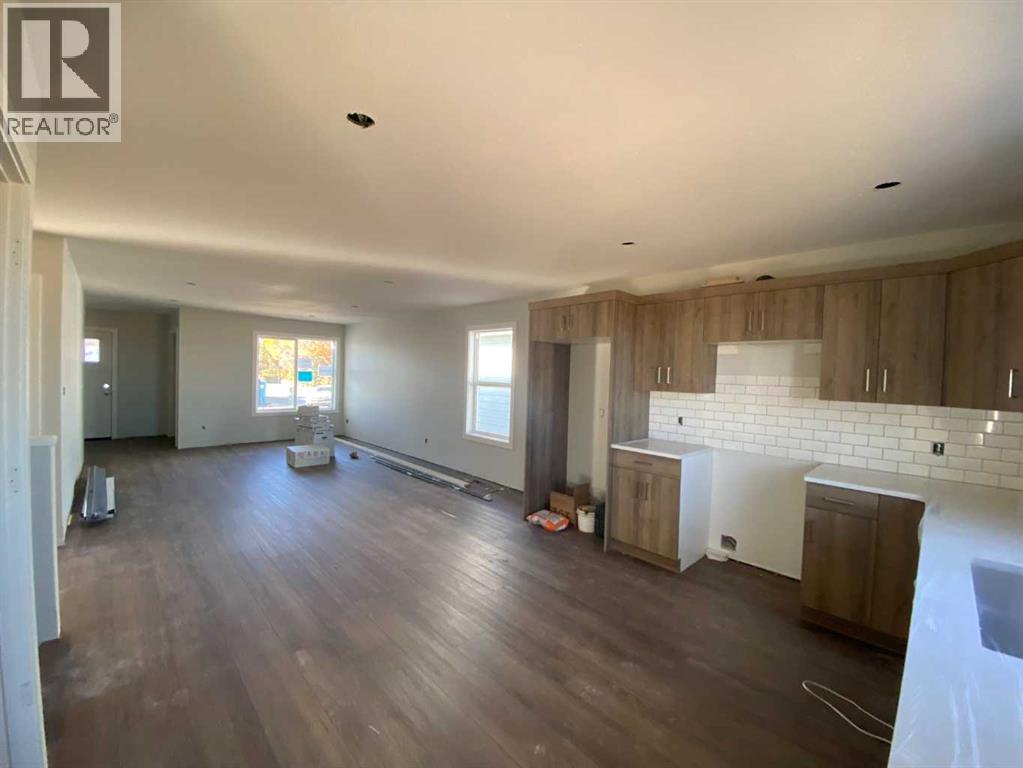 4221 57 Street, Taber, Alberta  T1G 0G8 - Photo 4 - A2266615