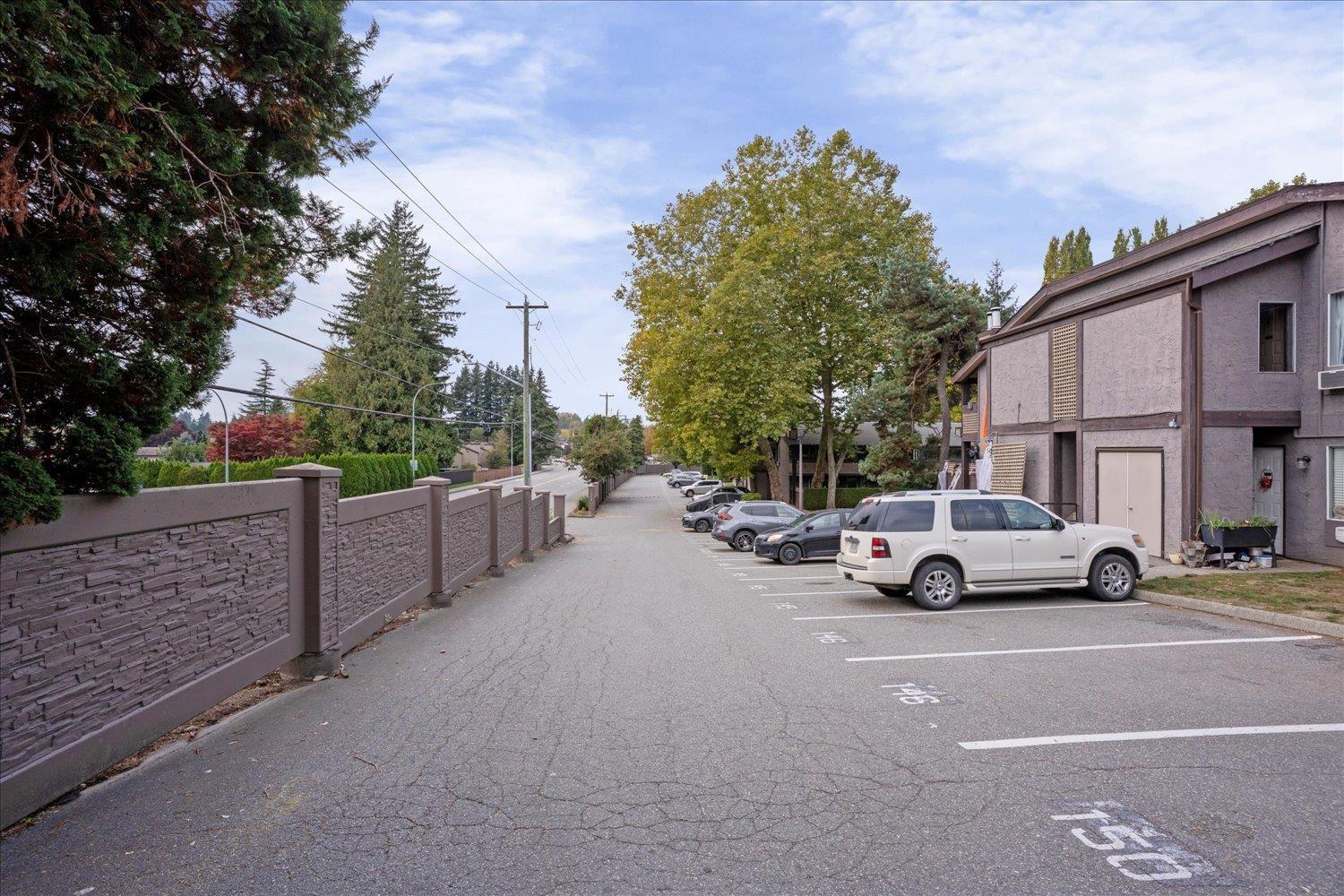 1621 34909 Old Yale Road, Abbotsford, British Columbia  V3G 2E7 - Photo 2 - R3060784