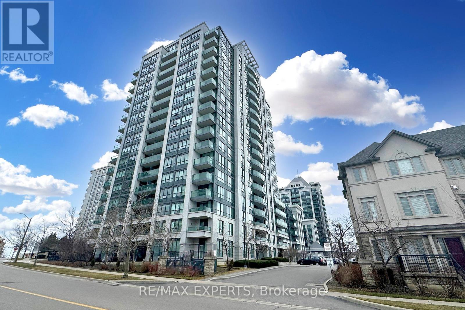 1401 - 20 NORTH PARK ROAD, Vaughan, Ontario
