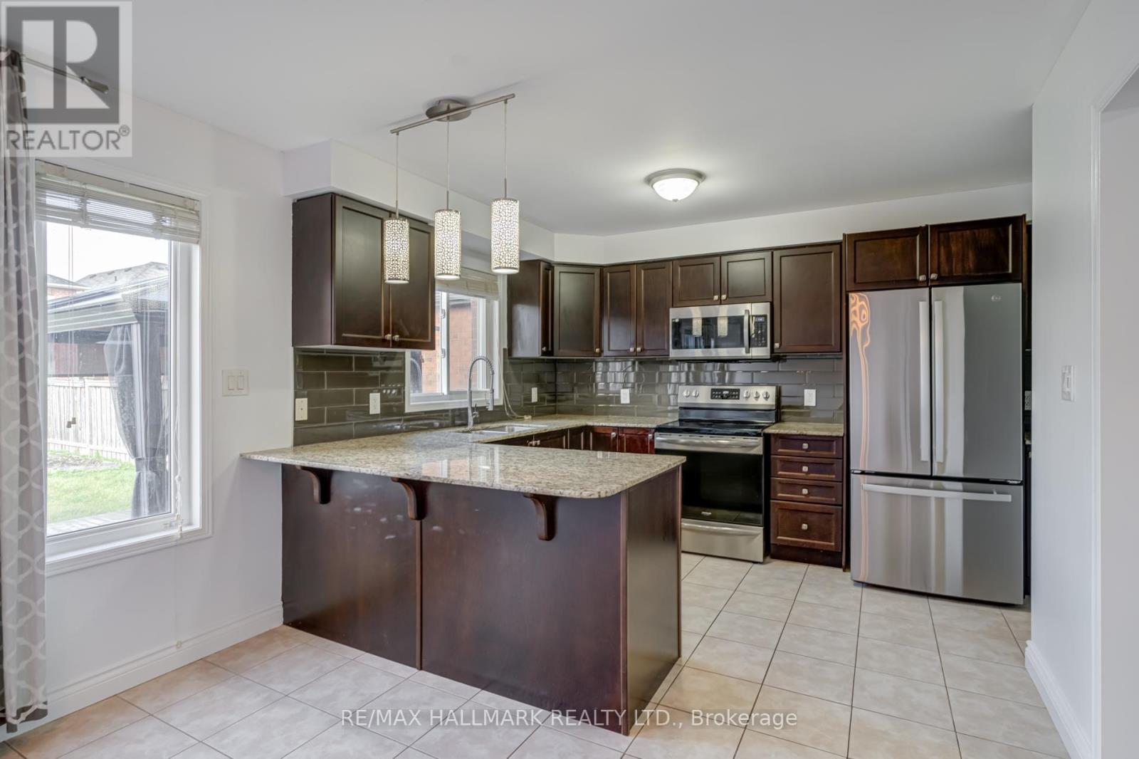 125 Faris Street, Bradford West Gwillimbury, Ontario  L3Z 0C6 - Photo 10 - N12479316