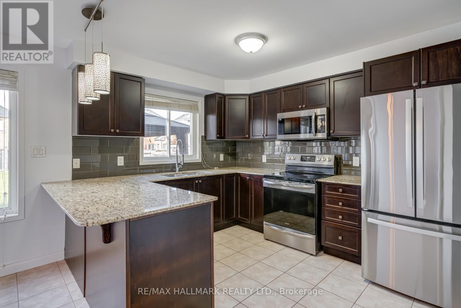 125 Faris Street, Bradford West Gwillimbury, Ontario  L3Z 0C6 - Photo 11 - N12479316
