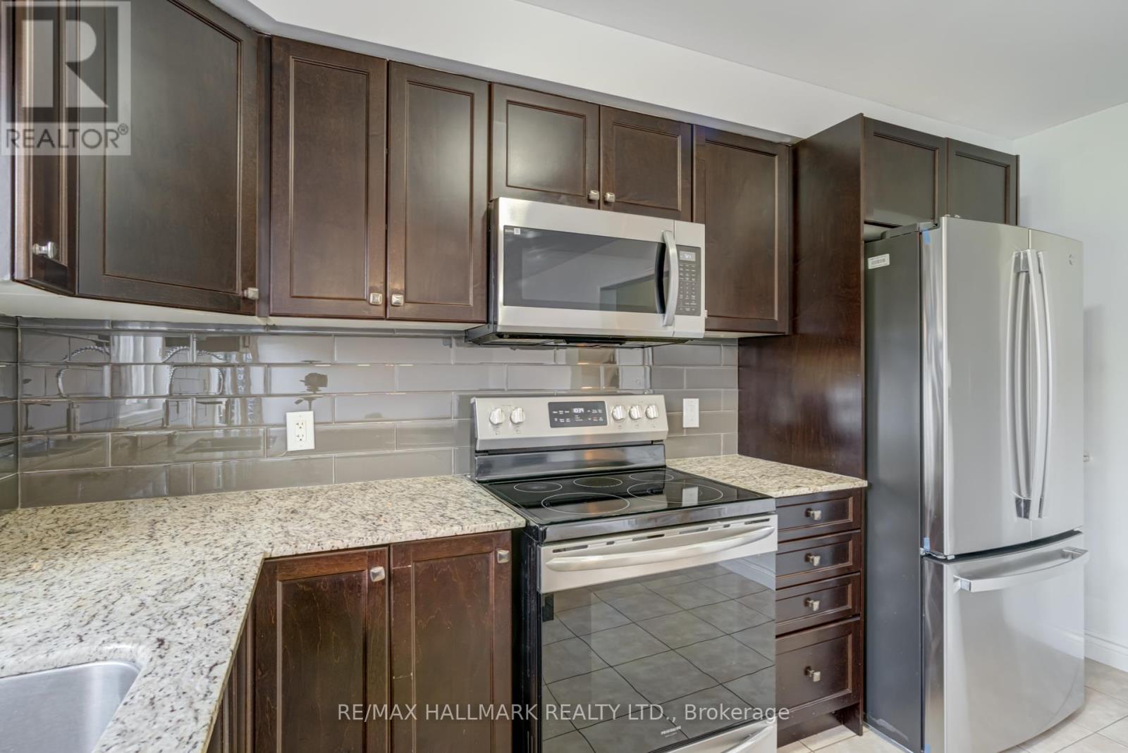 125 Faris Street, Bradford West Gwillimbury, Ontario  L3Z 0C6 - Photo 13 - N12479316